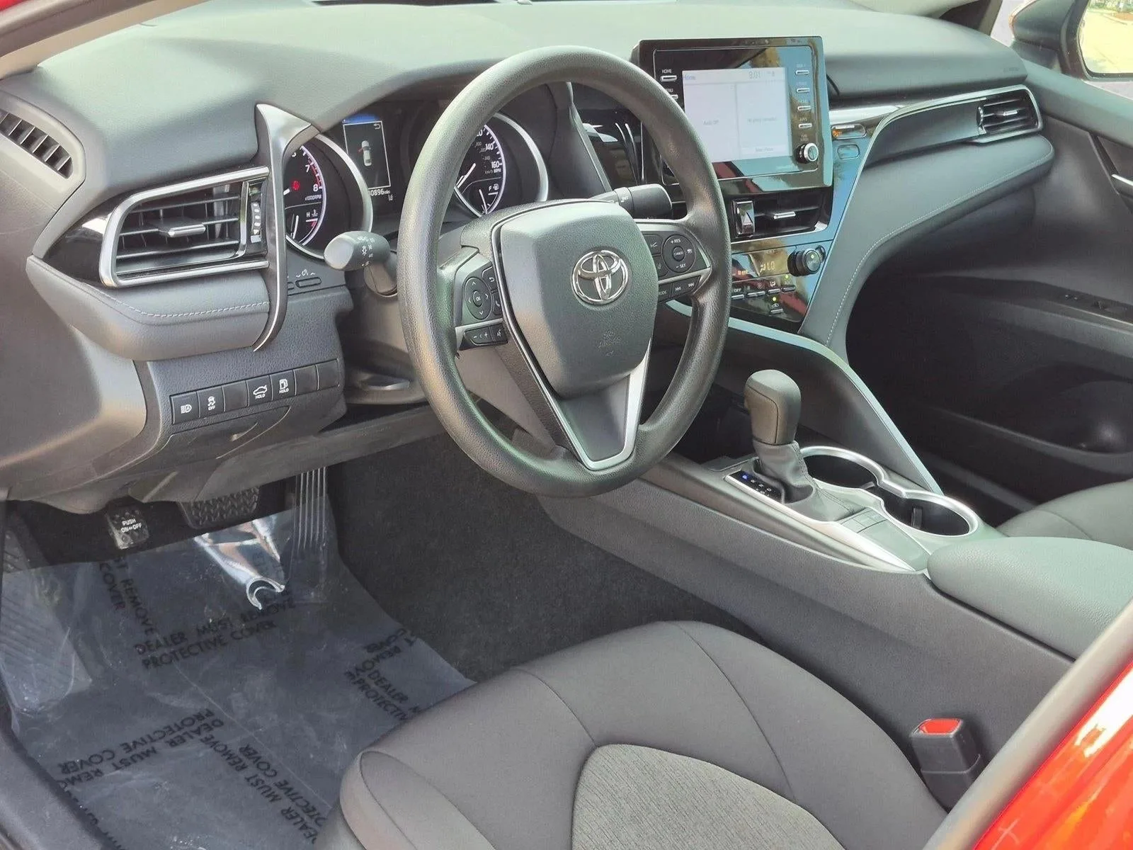 2024 Toyota Camry LE Auto (SE) photo 9