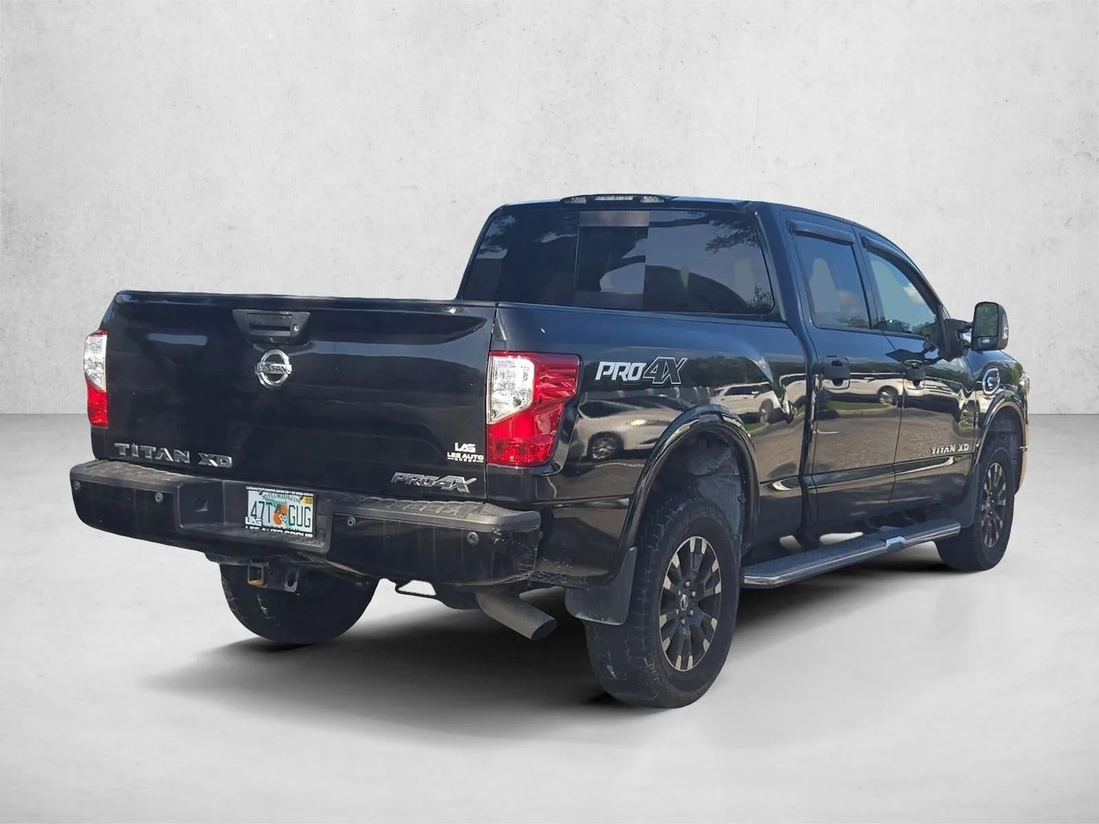 2016 Nissan Titan XD 4WD Crew Cab PRO-4X Diesel photo 5