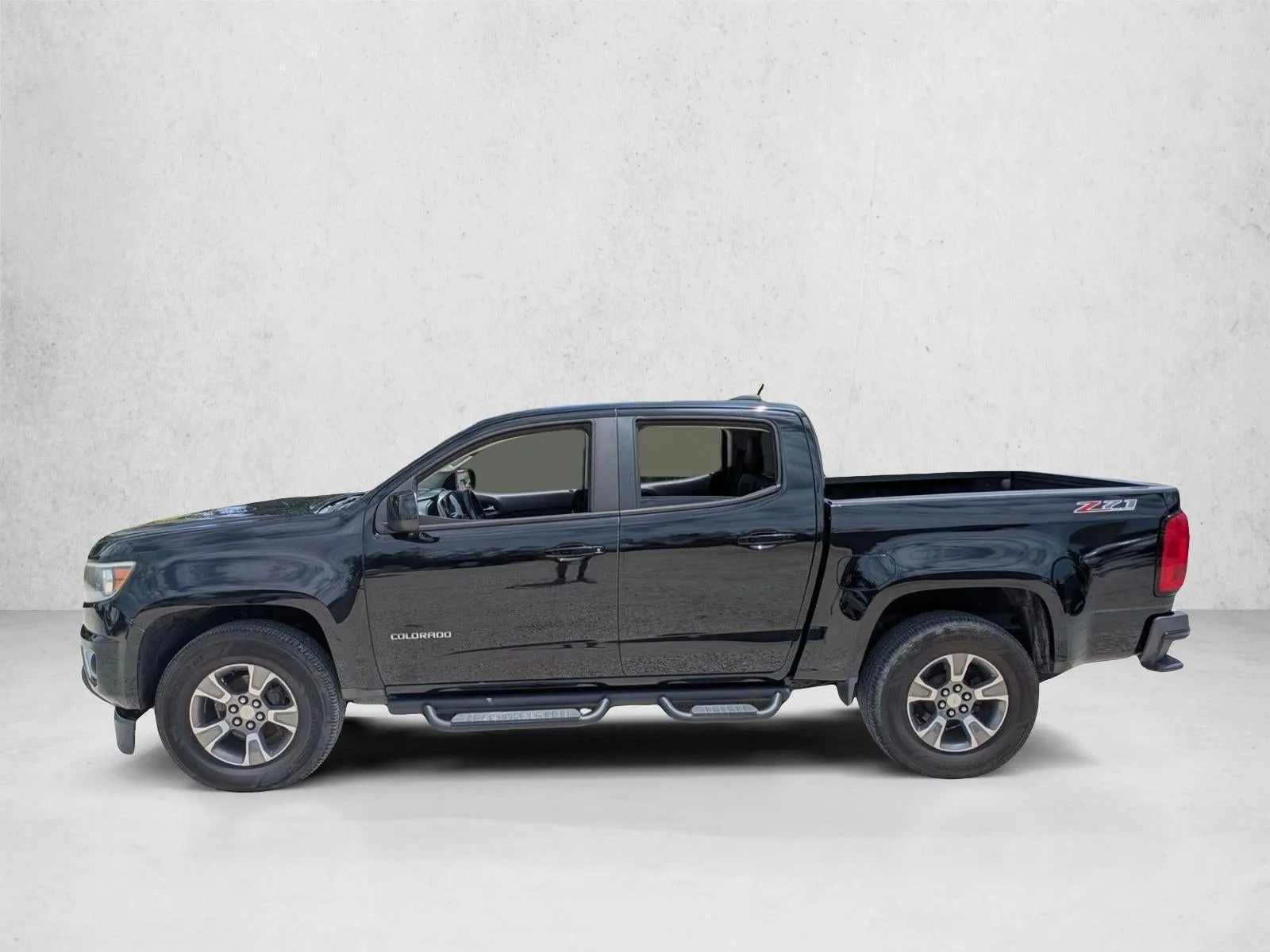 2017 Chevrolet Colorado Crew Cab Short Box 4-Wheel Drive Z71 photo 8