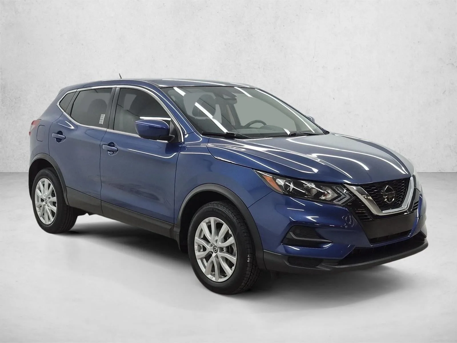 2020 Nissan Rogue Sport S photo 3