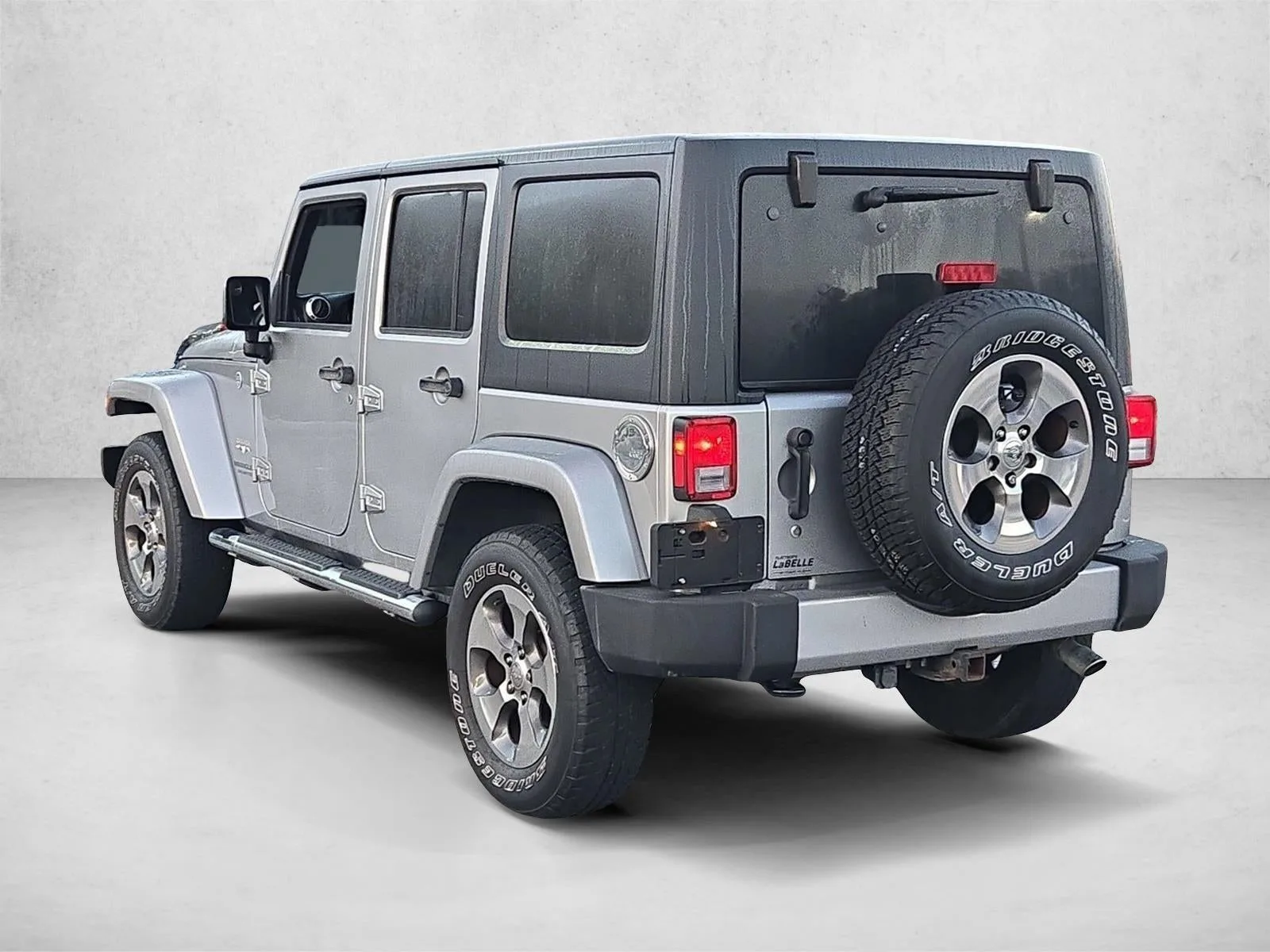 2016 Jeep Wrangler Unlimited 4WD 4dr Sahara photo 7