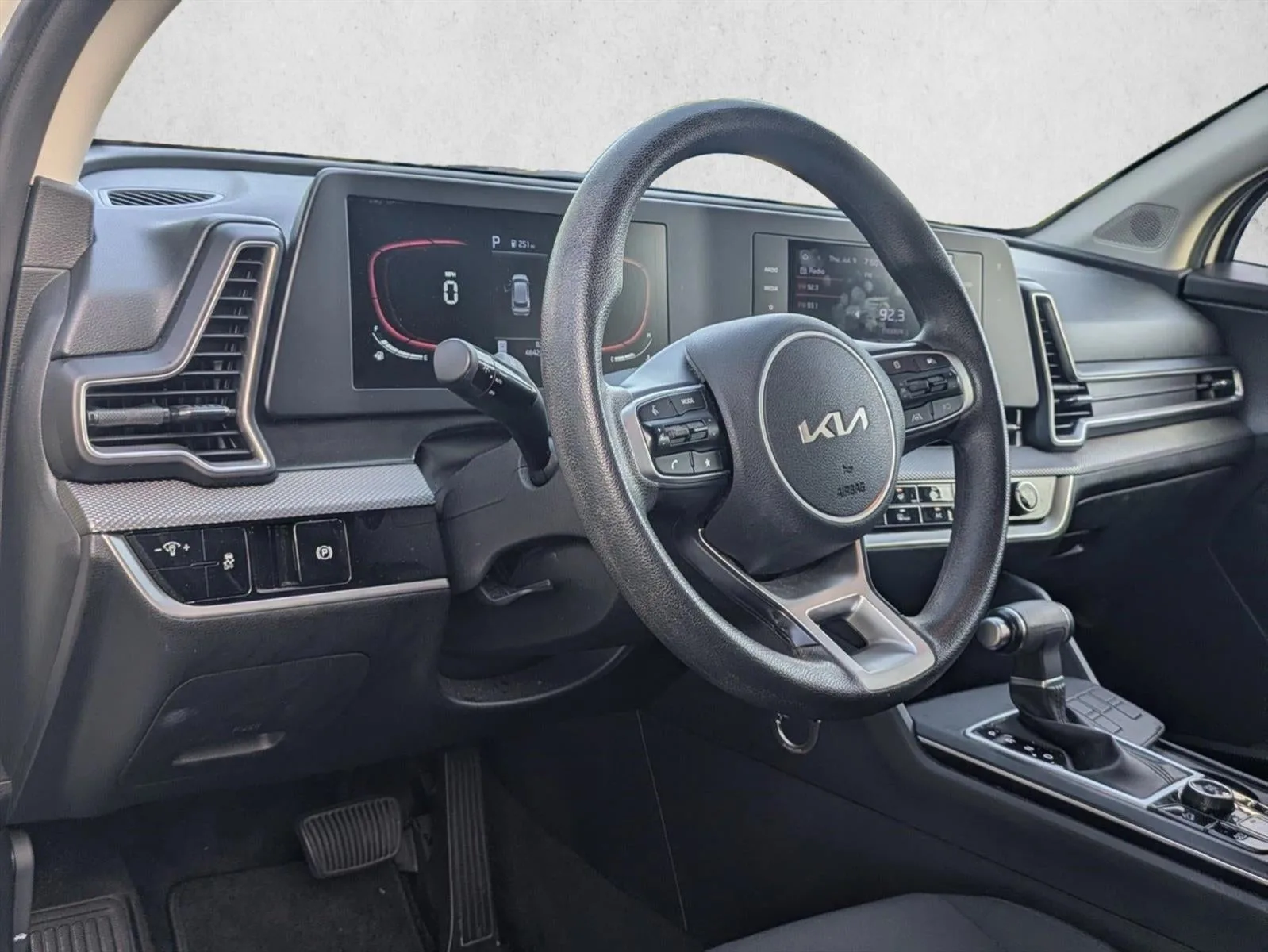 2023 Kia Sportage LX FWD photo 3