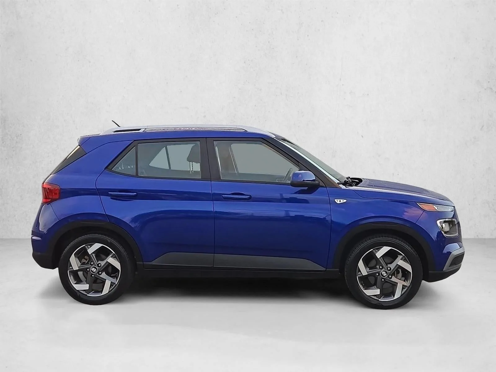 2023 Hyundai VENUE SEL IVT photo 4
