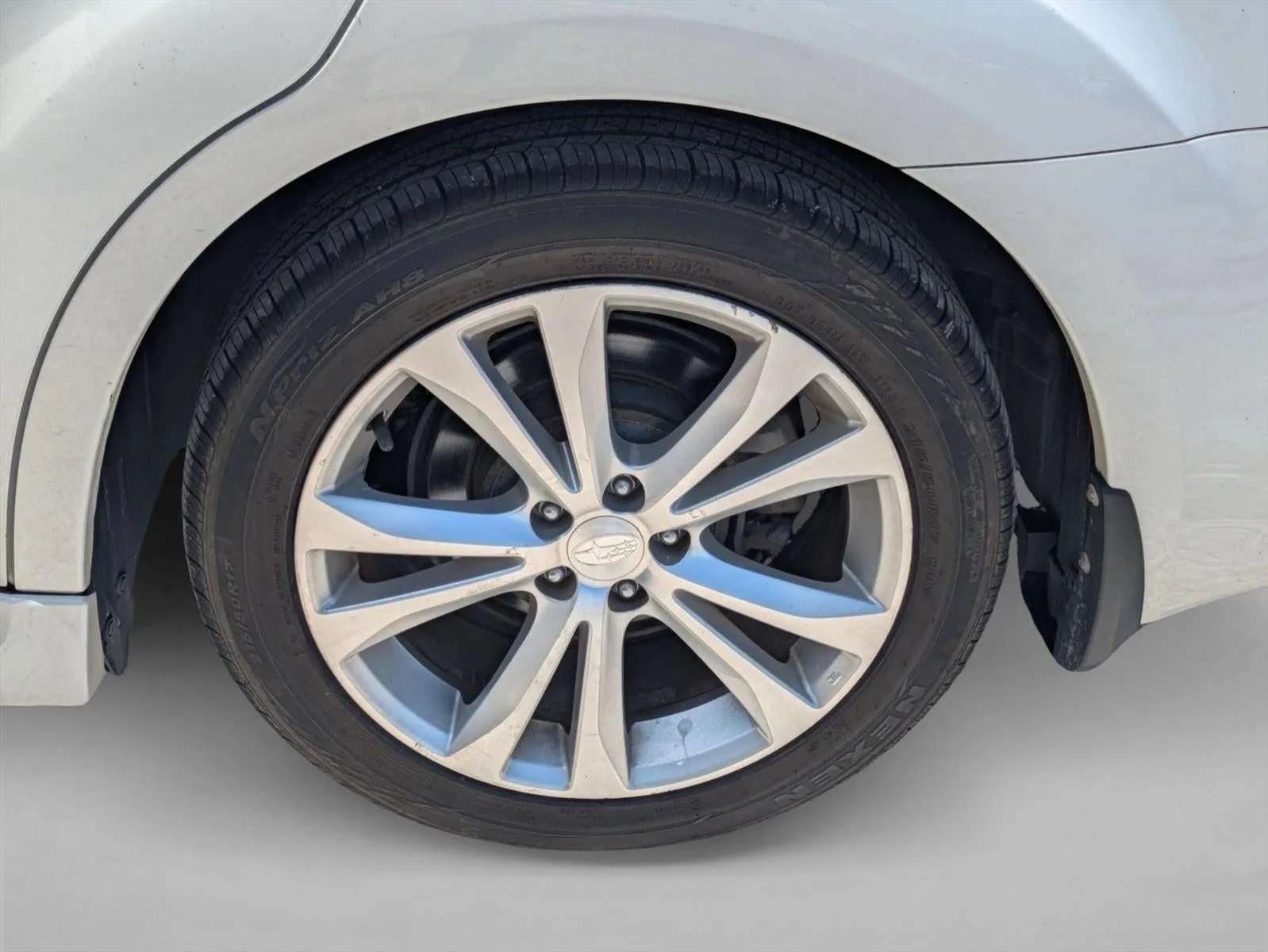 2014 Subaru Legacy 2.5i Limited photo 8