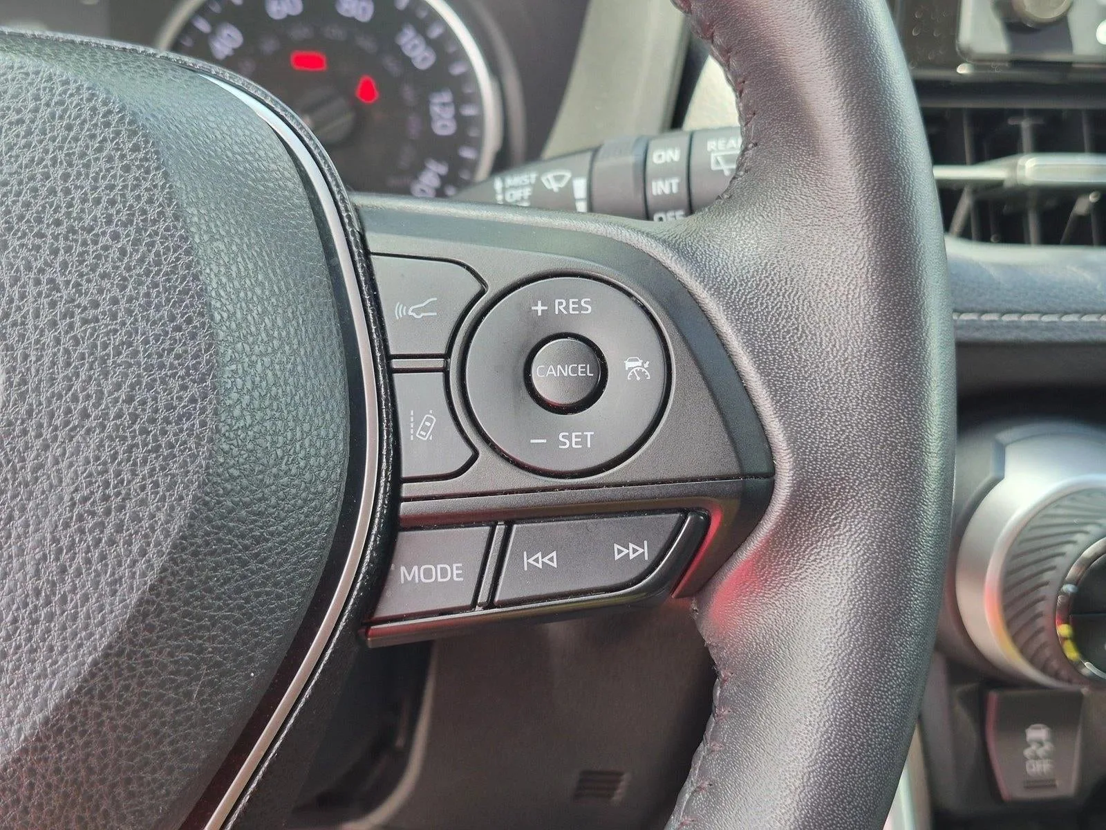 2021 Toyota RAV4 XLE Premium FWD (Natl) photo 11