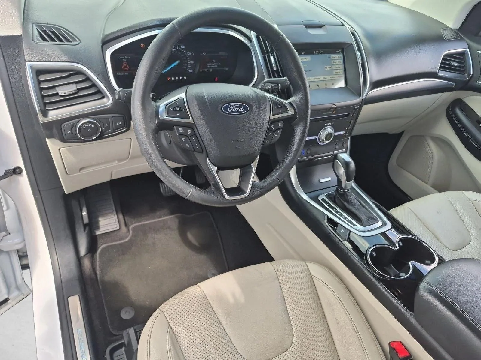 2018 Ford Edge Titanium photo 10