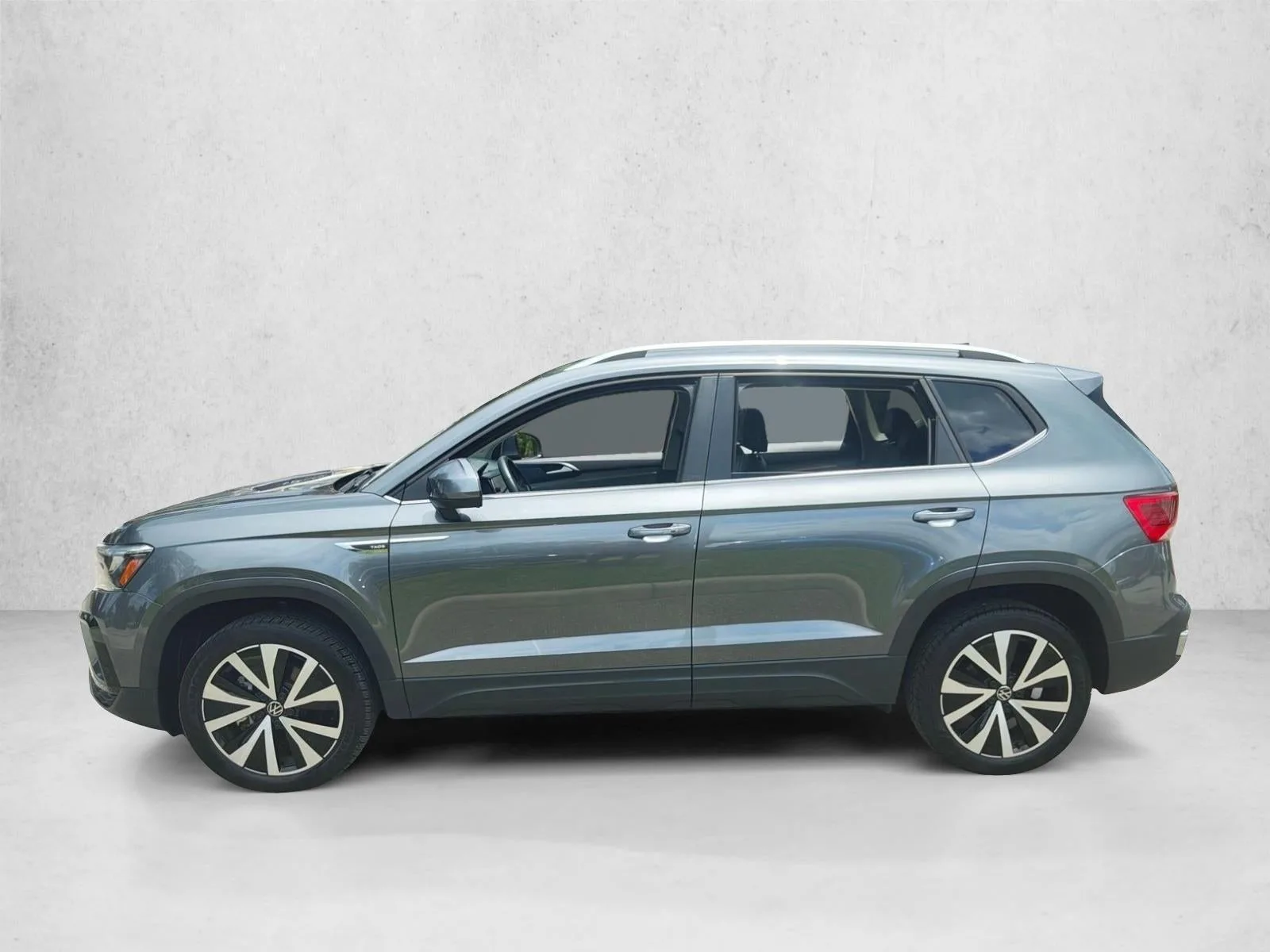 2024 Volkswagen Taos SE FWD photo 9