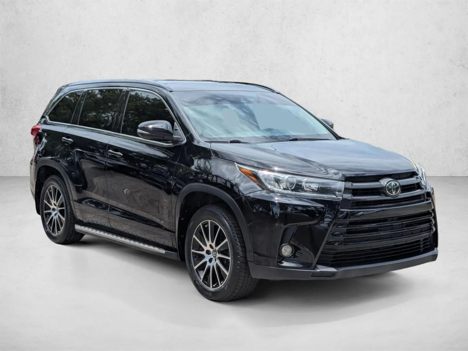 2017 Toyota Highlander SE V6 FWD (Natl) photo 3
