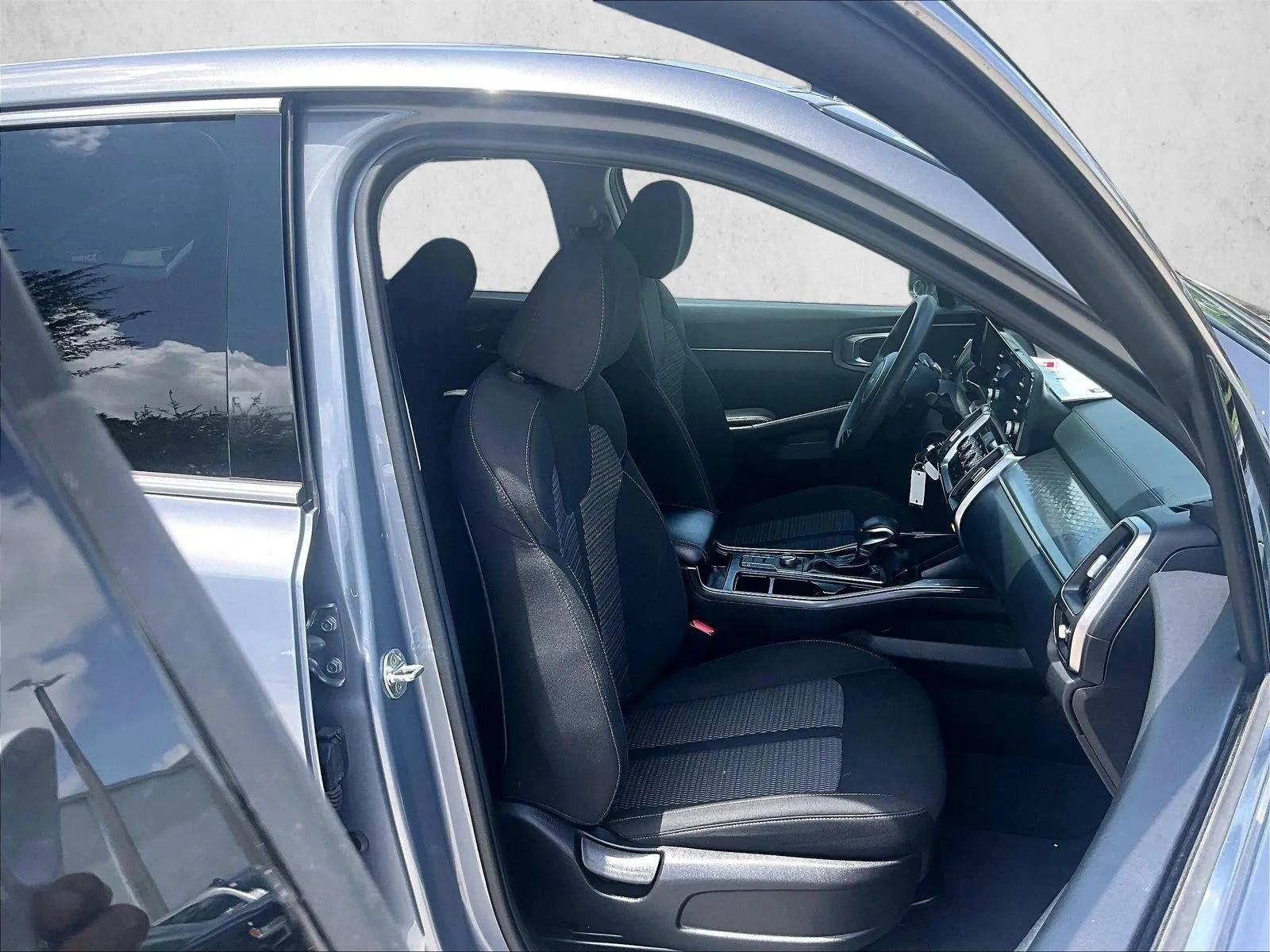 2022 Kia Sorento LX photo 9