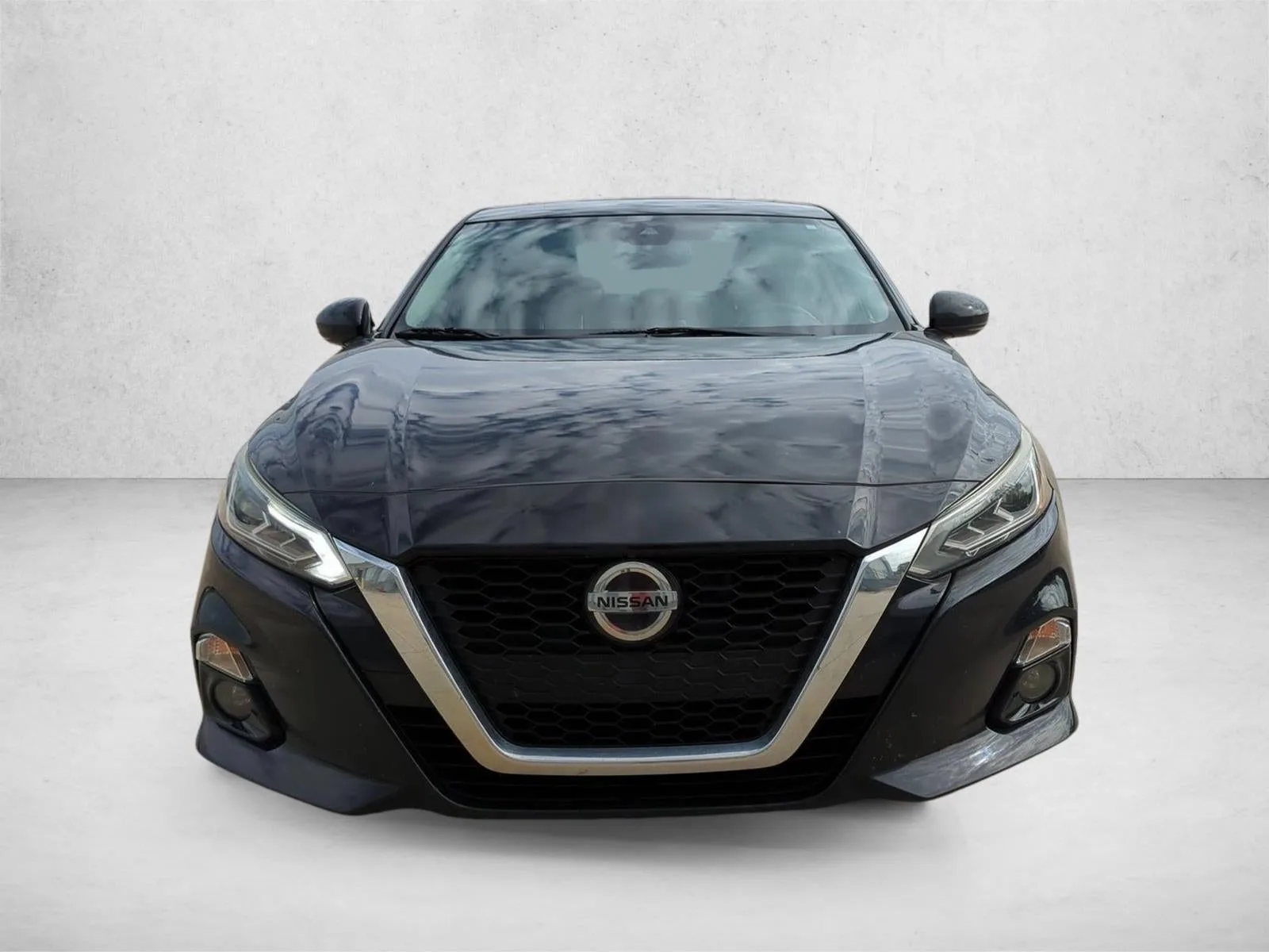 2019 Nissan Altima 2.5 Platinum Sedan photo 2