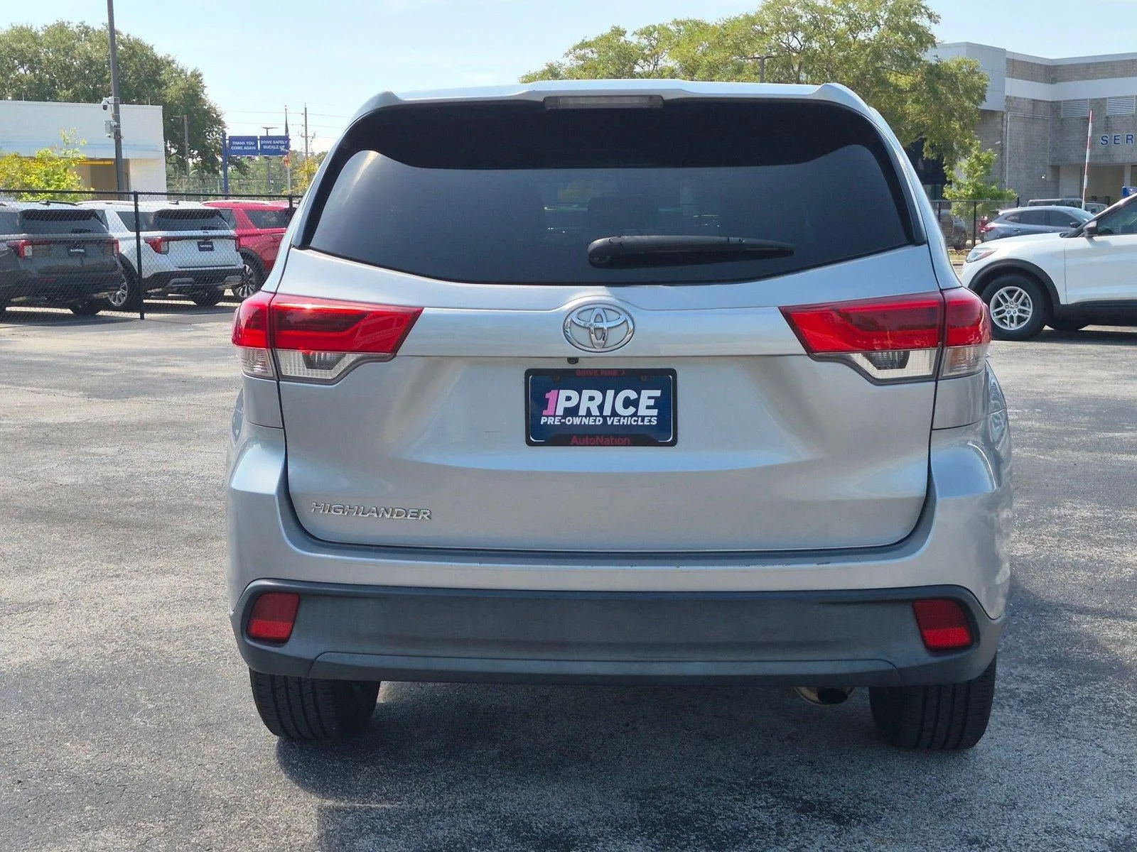 2018 Toyota Highlander LE I4 FWD (Natl) photo 6