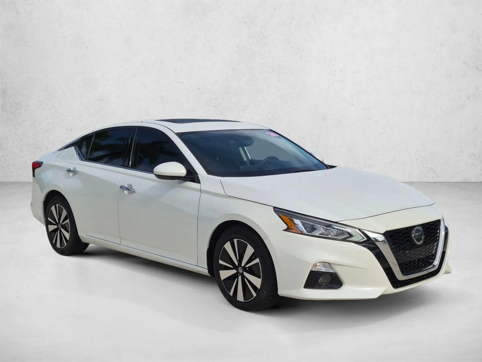 2020 Nissan Altima 2.5 SV Sedan photo 3