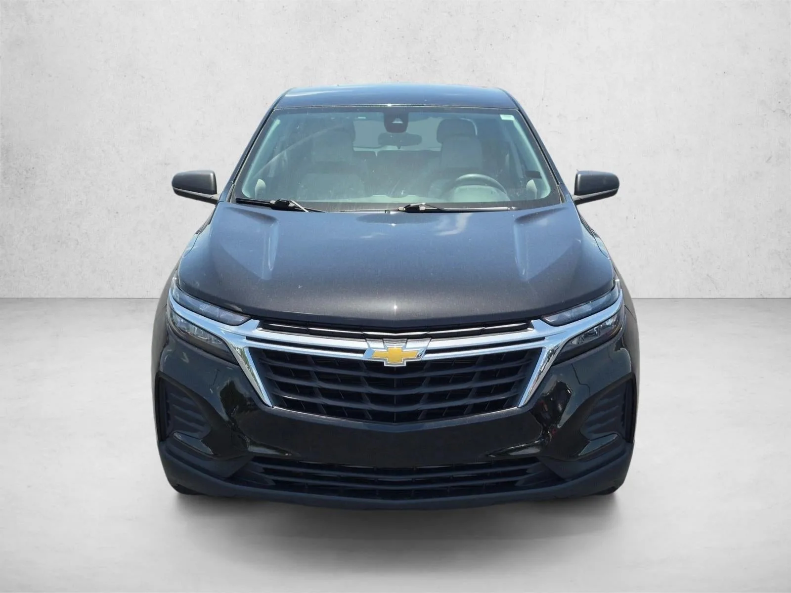 2023 Chevrolet Equinox LS photo 2