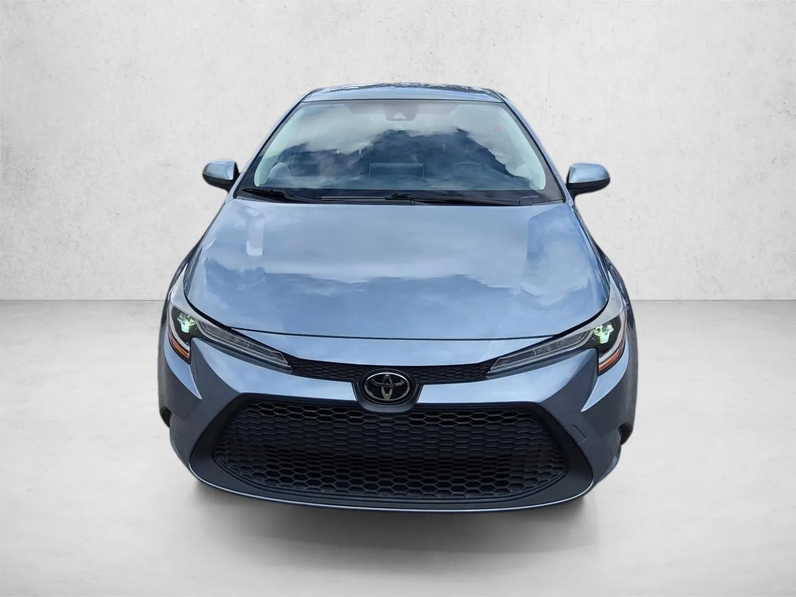 2020 Toyota Corolla LE photo 2