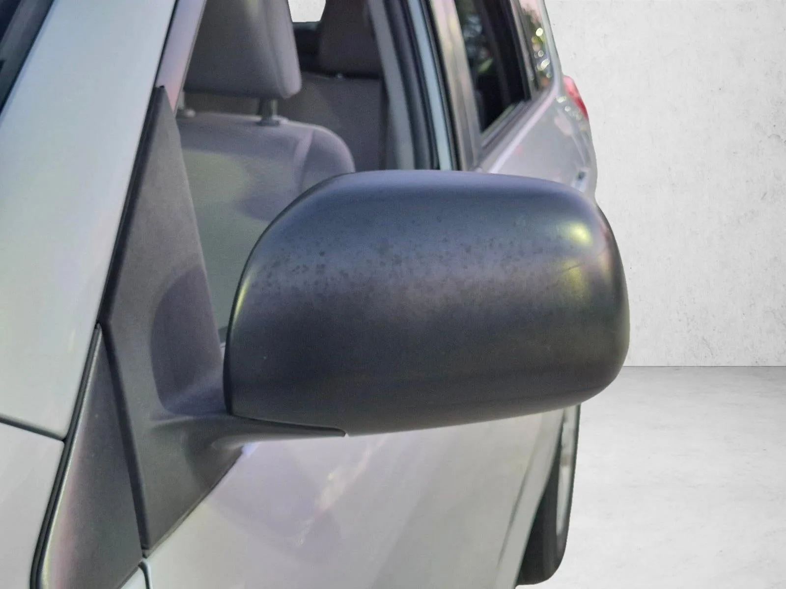 2012 Toyota RAV4 FWD 4dr I4 (Natl) photo 8