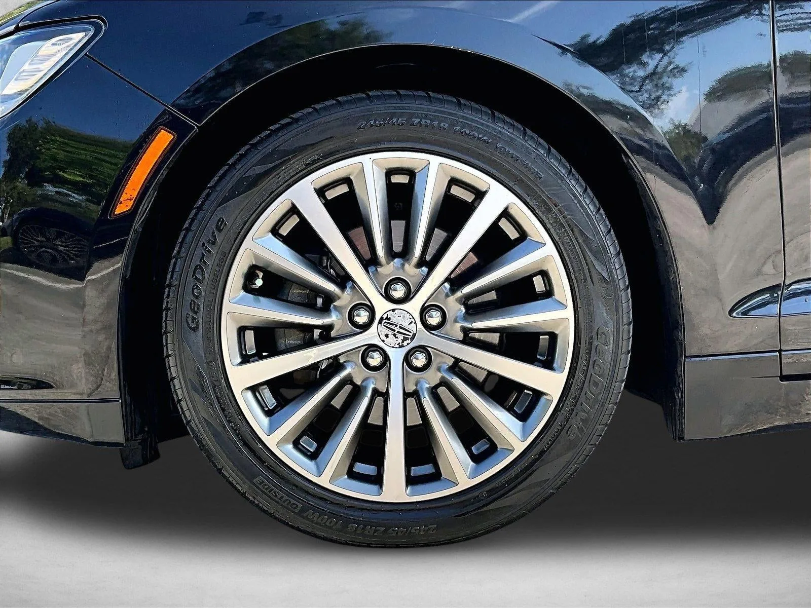 2020 Lincoln MKZ Standard FWD photo 10