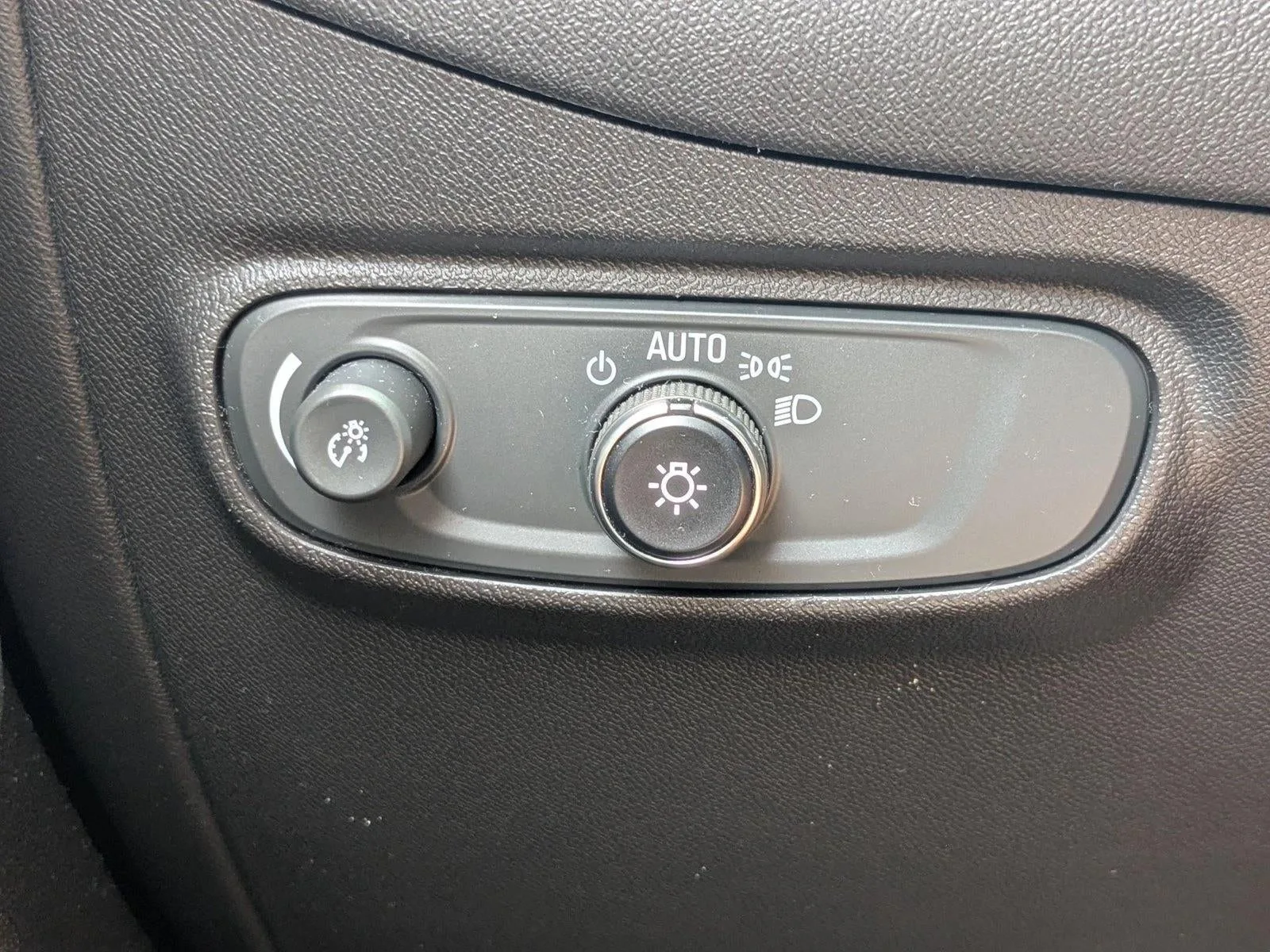 2021 Chevrolet Equinox LS photo 11