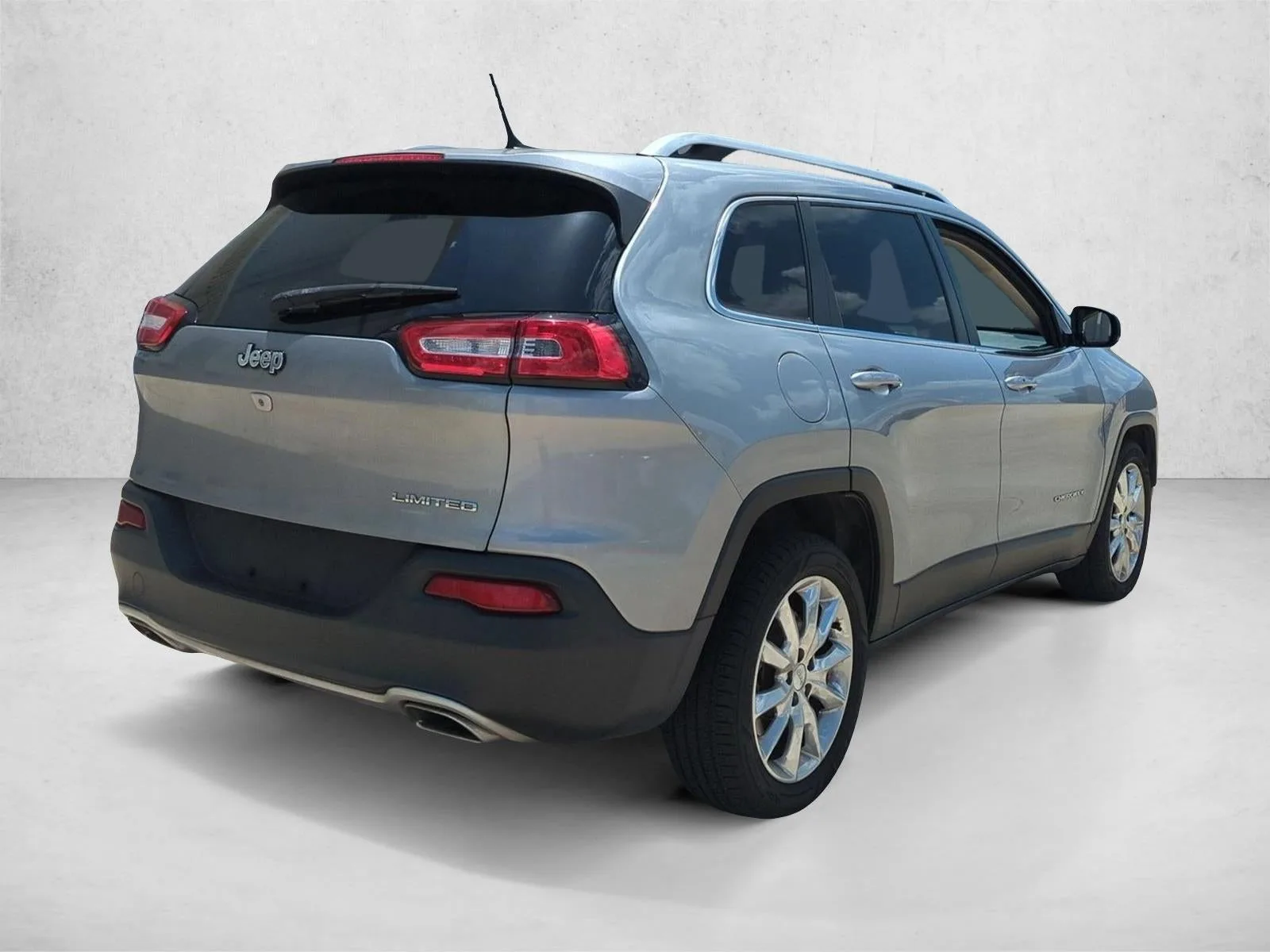 2015 Jeep Cherokee FWD 4dr Limited photo 5
