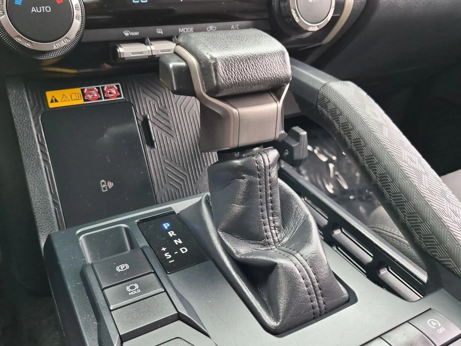 2024 Toyota Tacoma SR5 photo 12