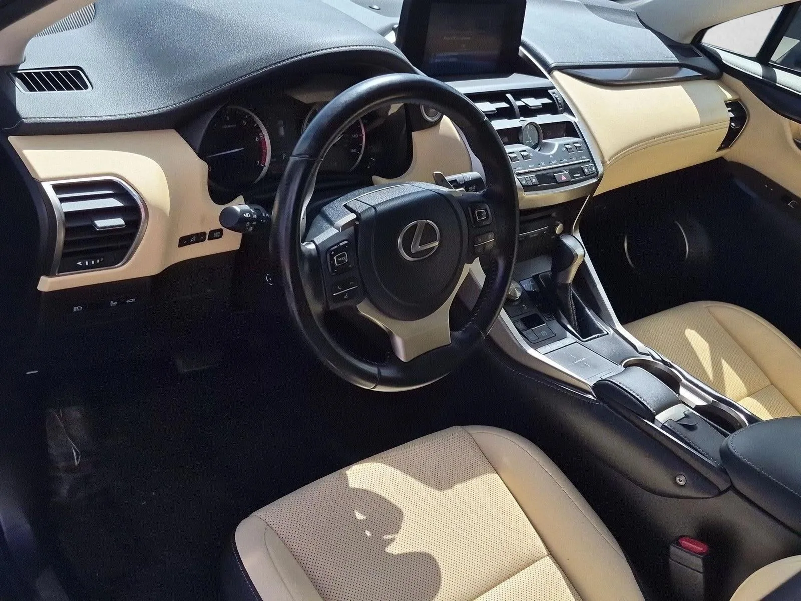 2021 Lexus NX 300 photo 10