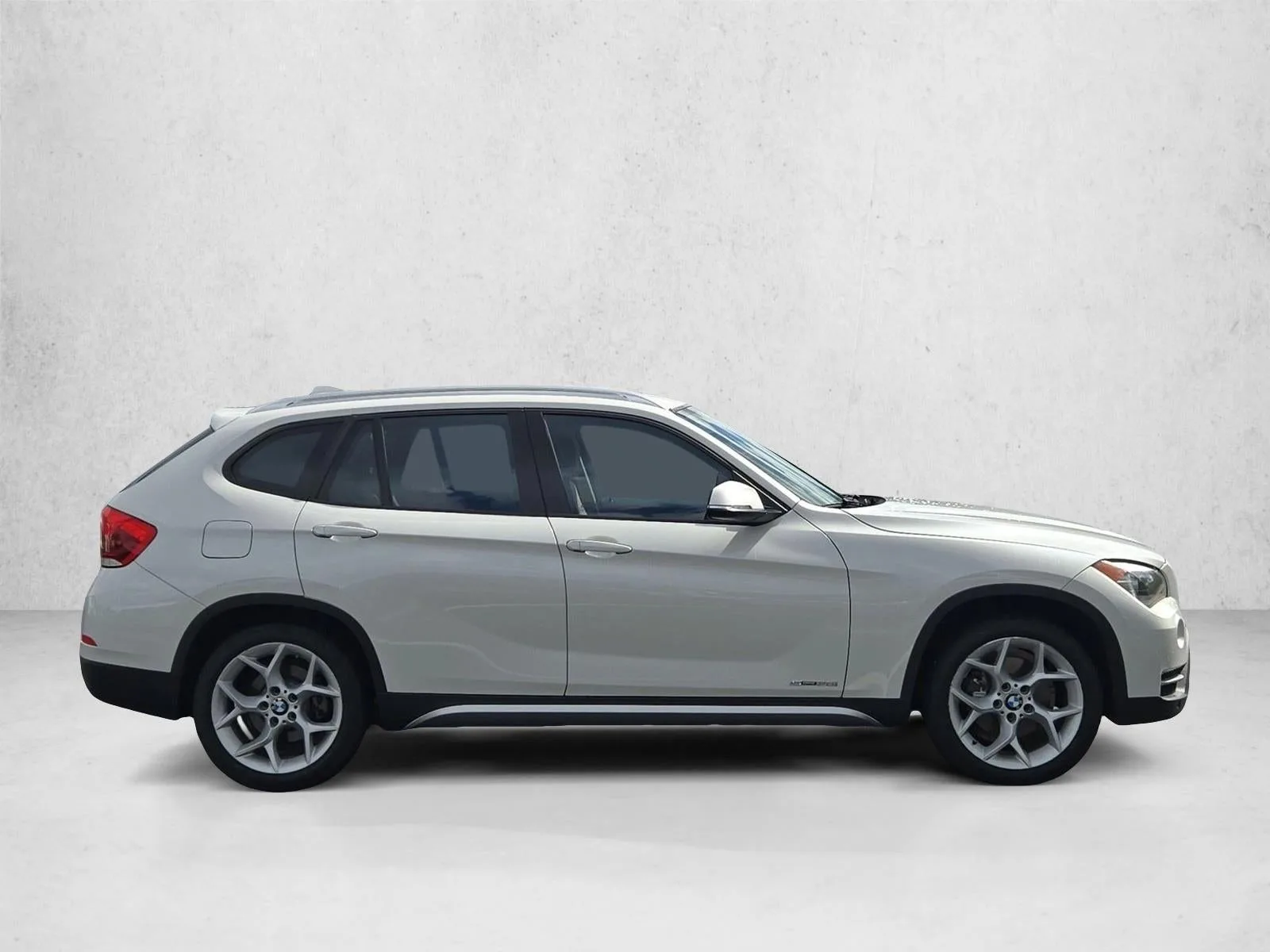2014 BMW X1 sDrive28i RWD 4dr SAV photo 4