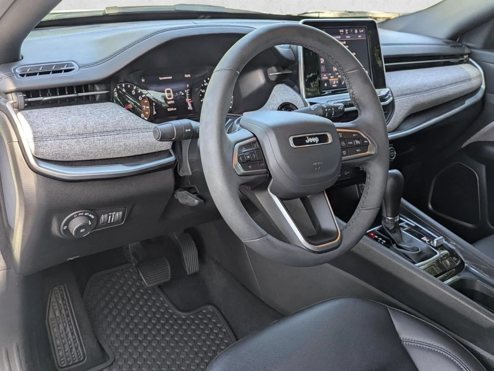 2025 Jeep Compass Latitude 4x4 photo 10
