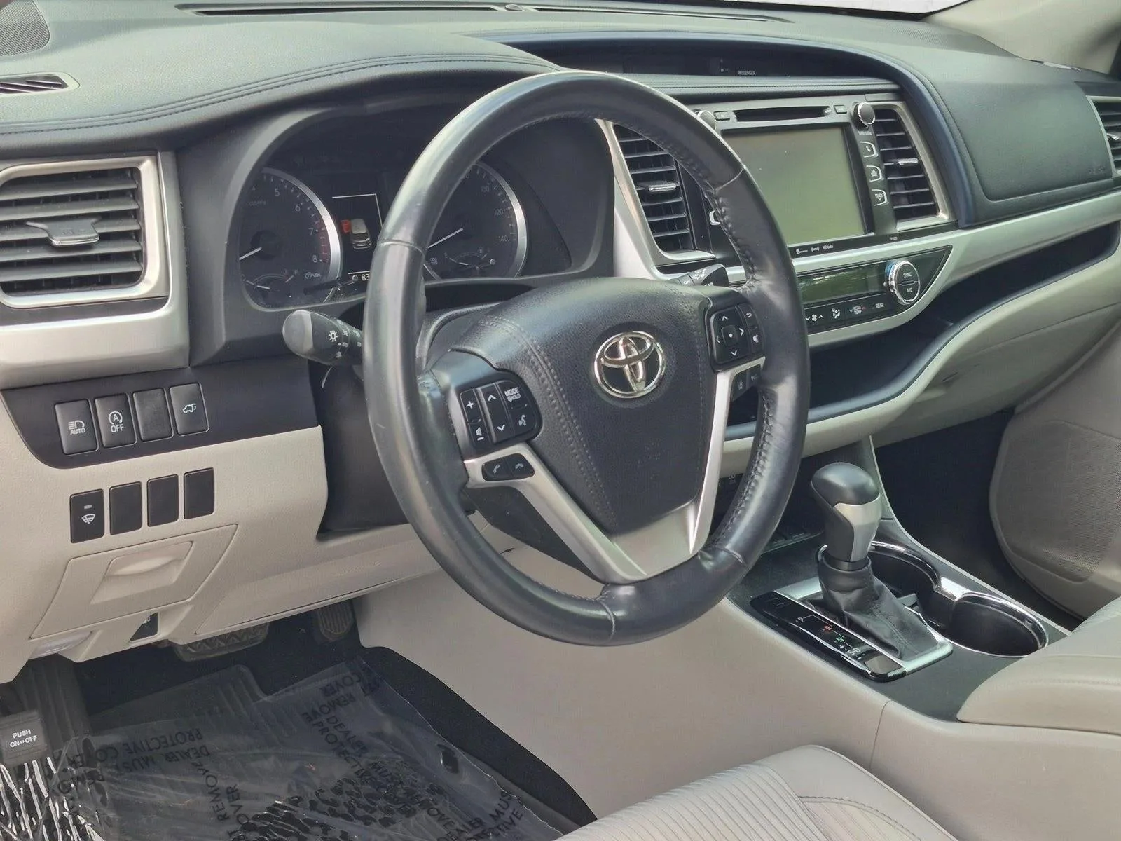 2018 Toyota Highlander LE Plus V6 FWD (SE) photo 10