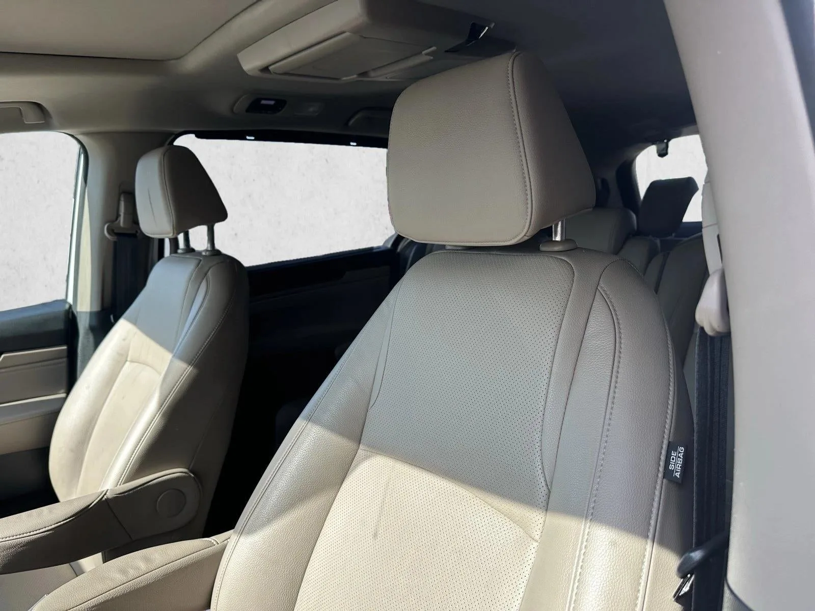 2018 Honda Odyssey Elite Auto photo 9