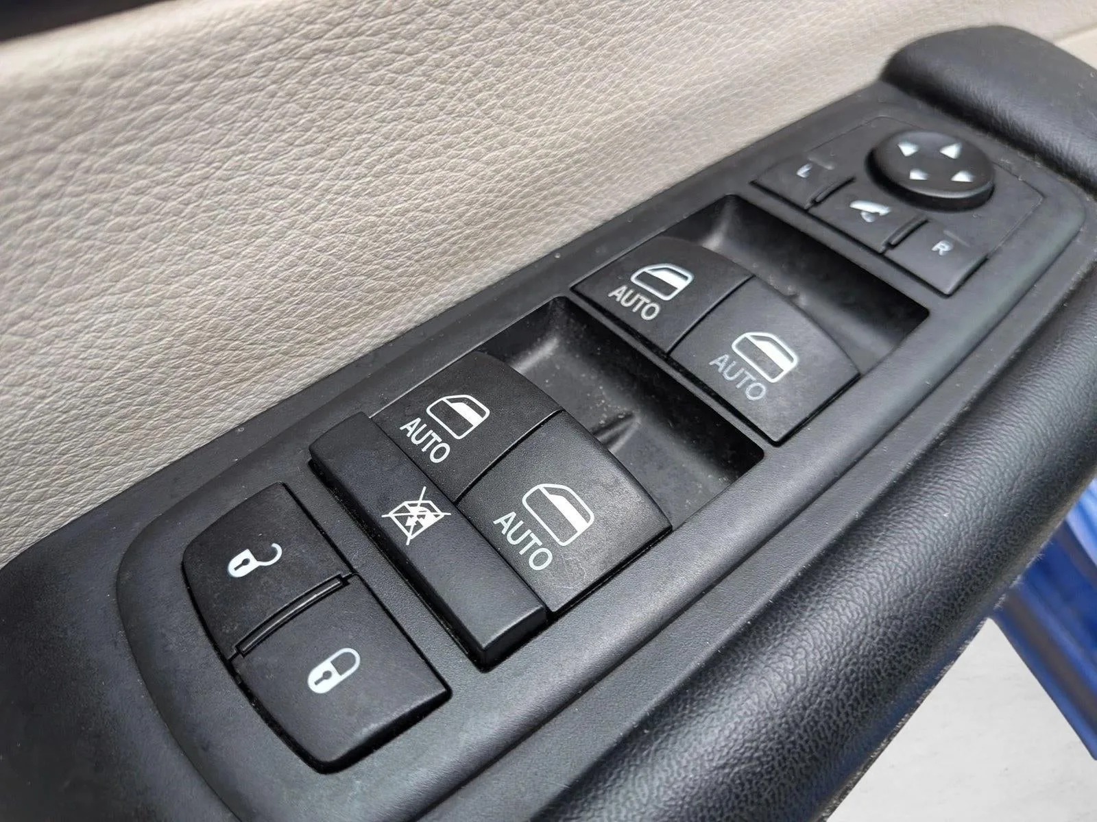 2020 Chrysler Pacifica Limited FWD photo 11