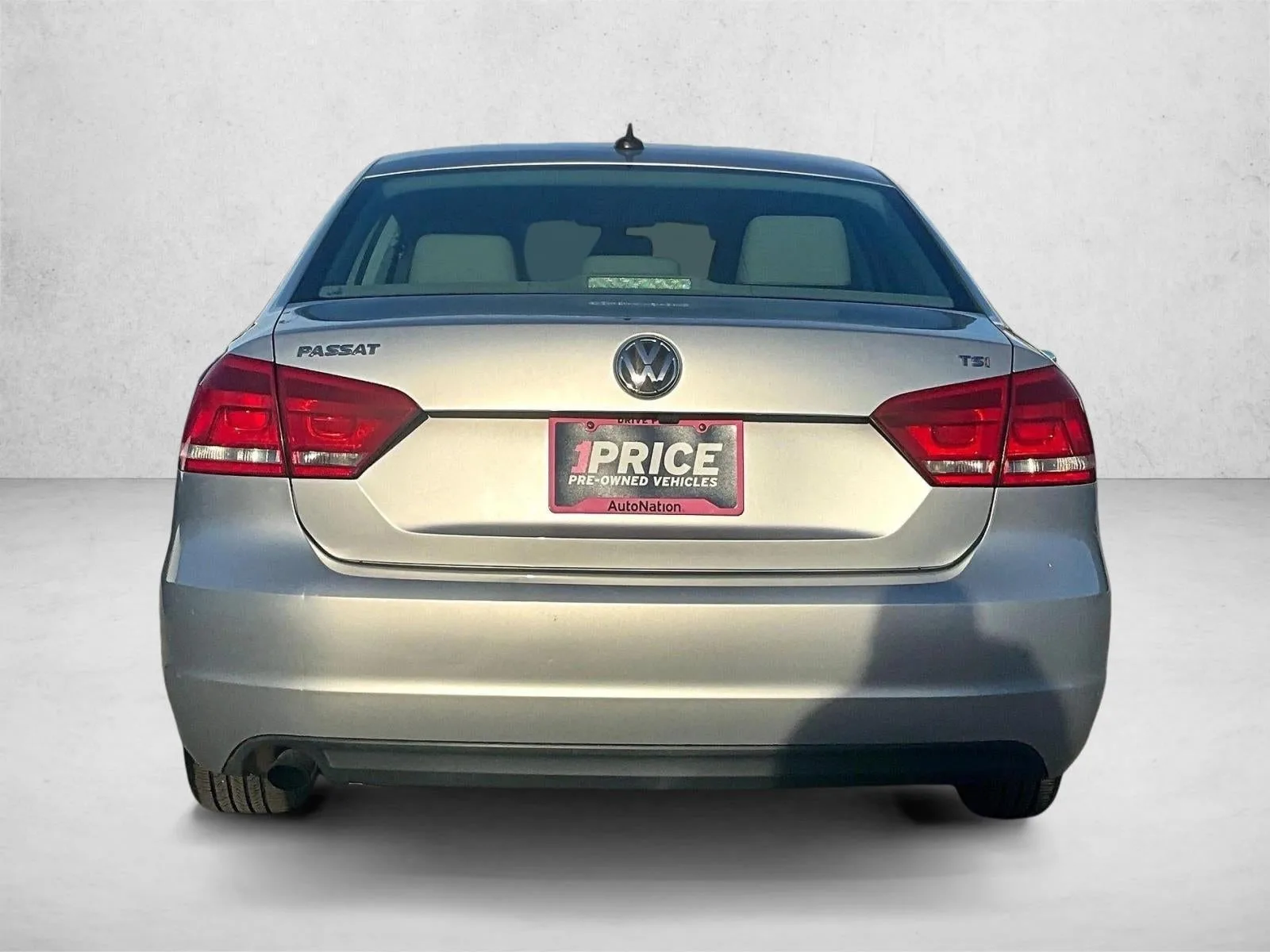 2015 Volkswagen Passat 1.8T Limited Edition photo 4