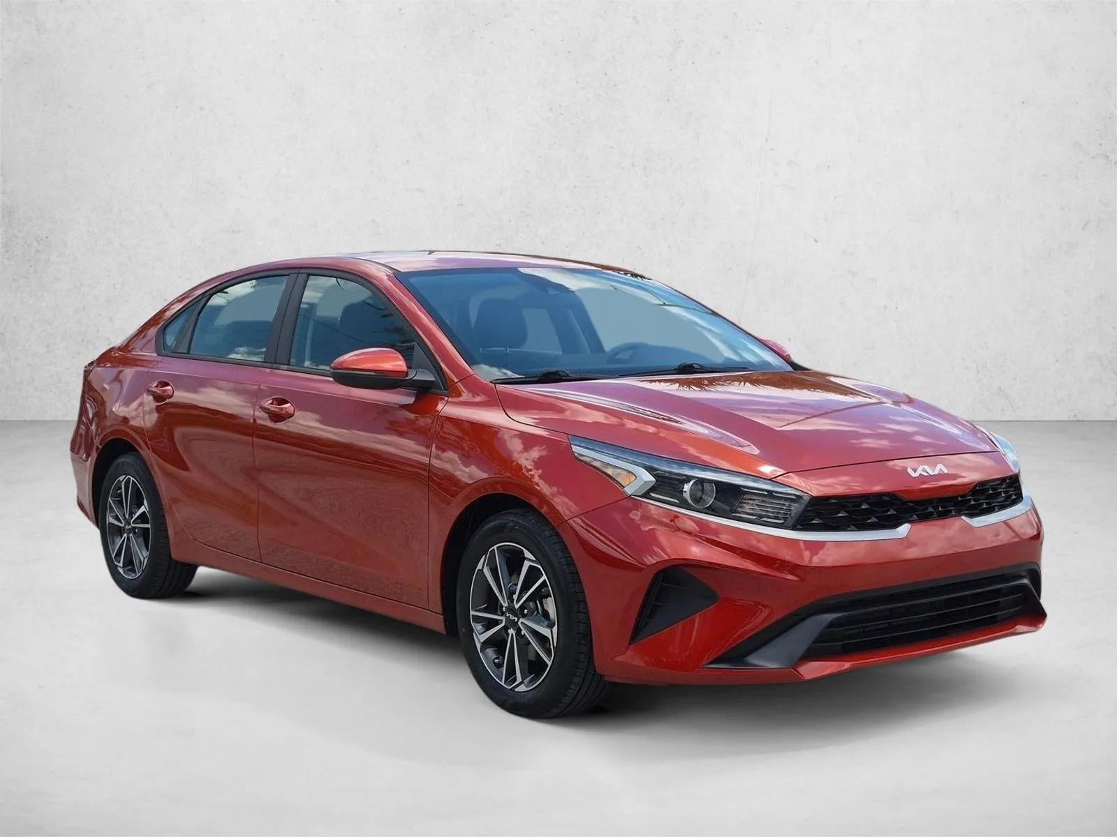 2022 Kia Forte LXS IVT photo 3