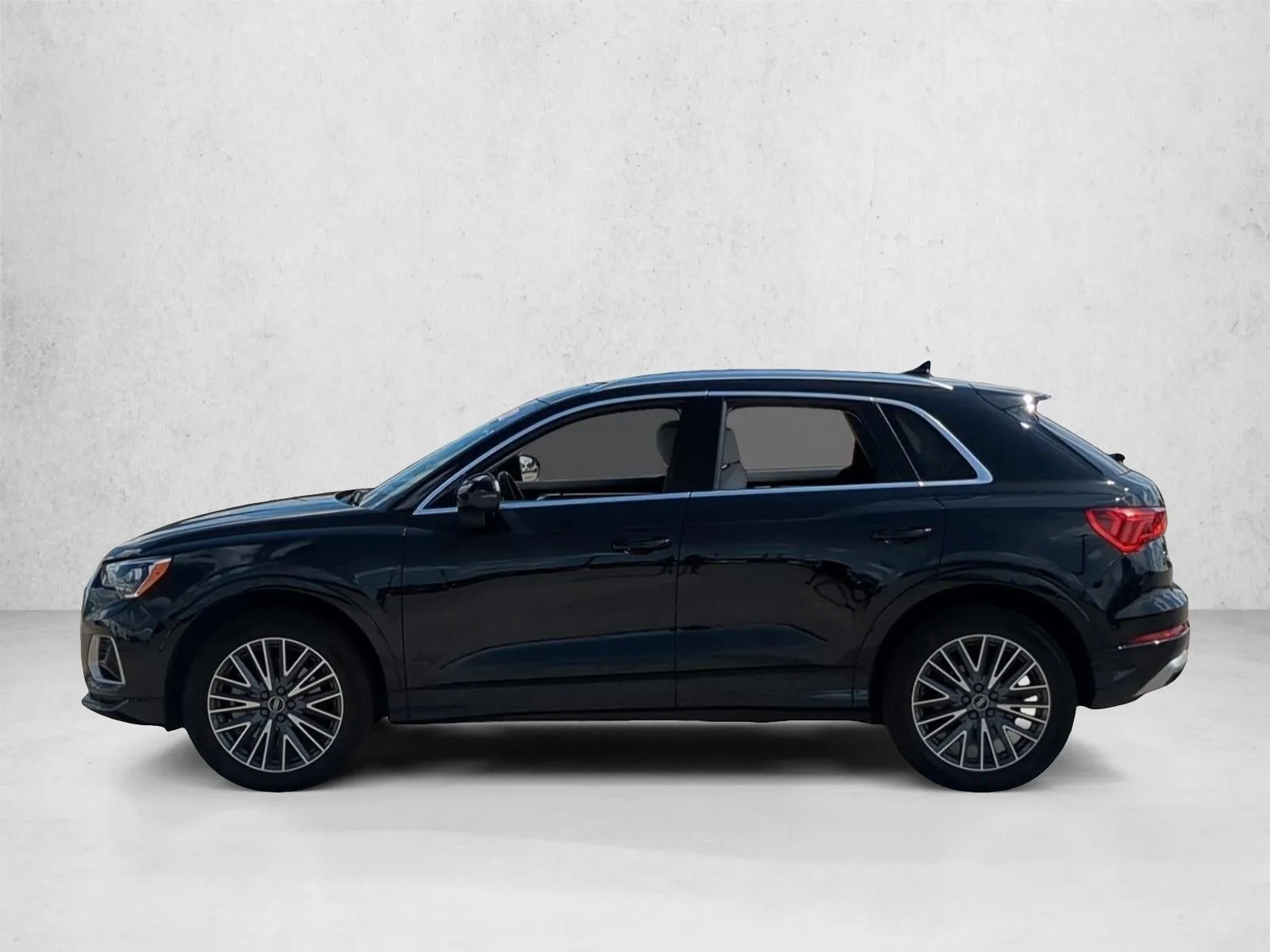 2022 Audi Q3 Premium 40 TFSI quattro photo 9