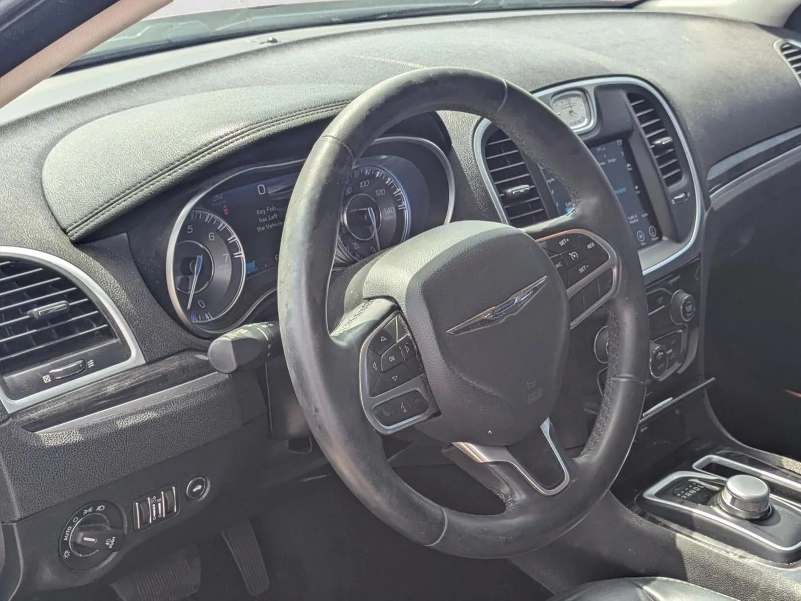 2017 Chrysler 300 Limited photo 8