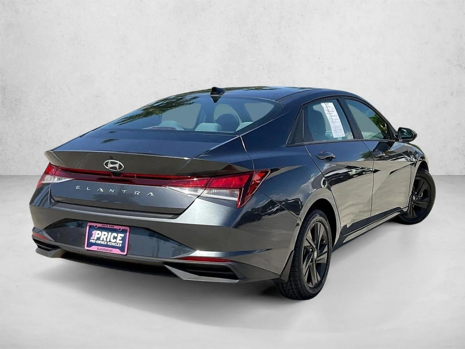 2023 Hyundai ELANTRA SEL IVT photo 2