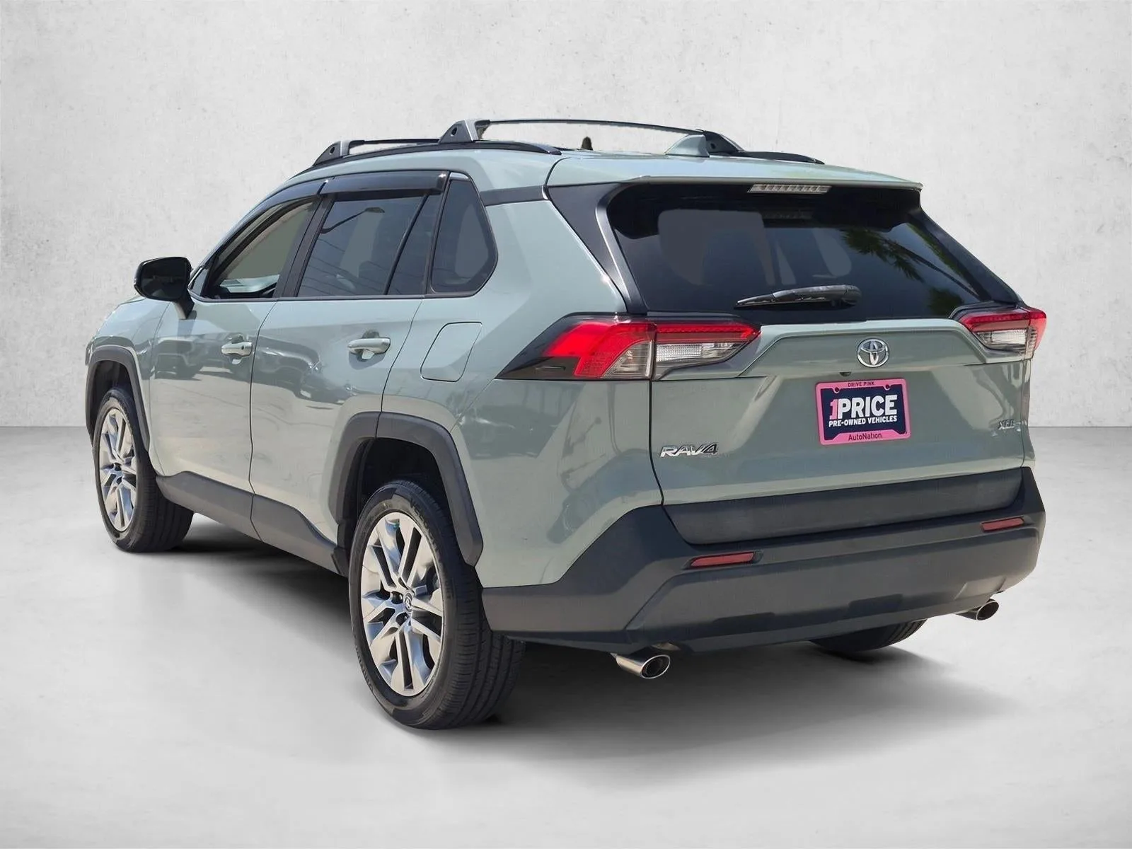 2019 Toyota RAV4 XLE Premium FWD (Natl) photo 7