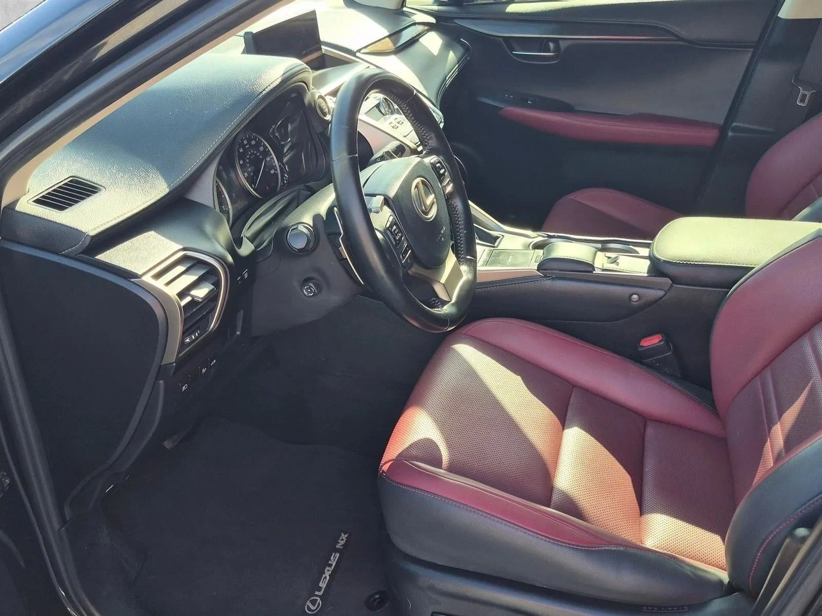 2020 Lexus NX 300 photo 12