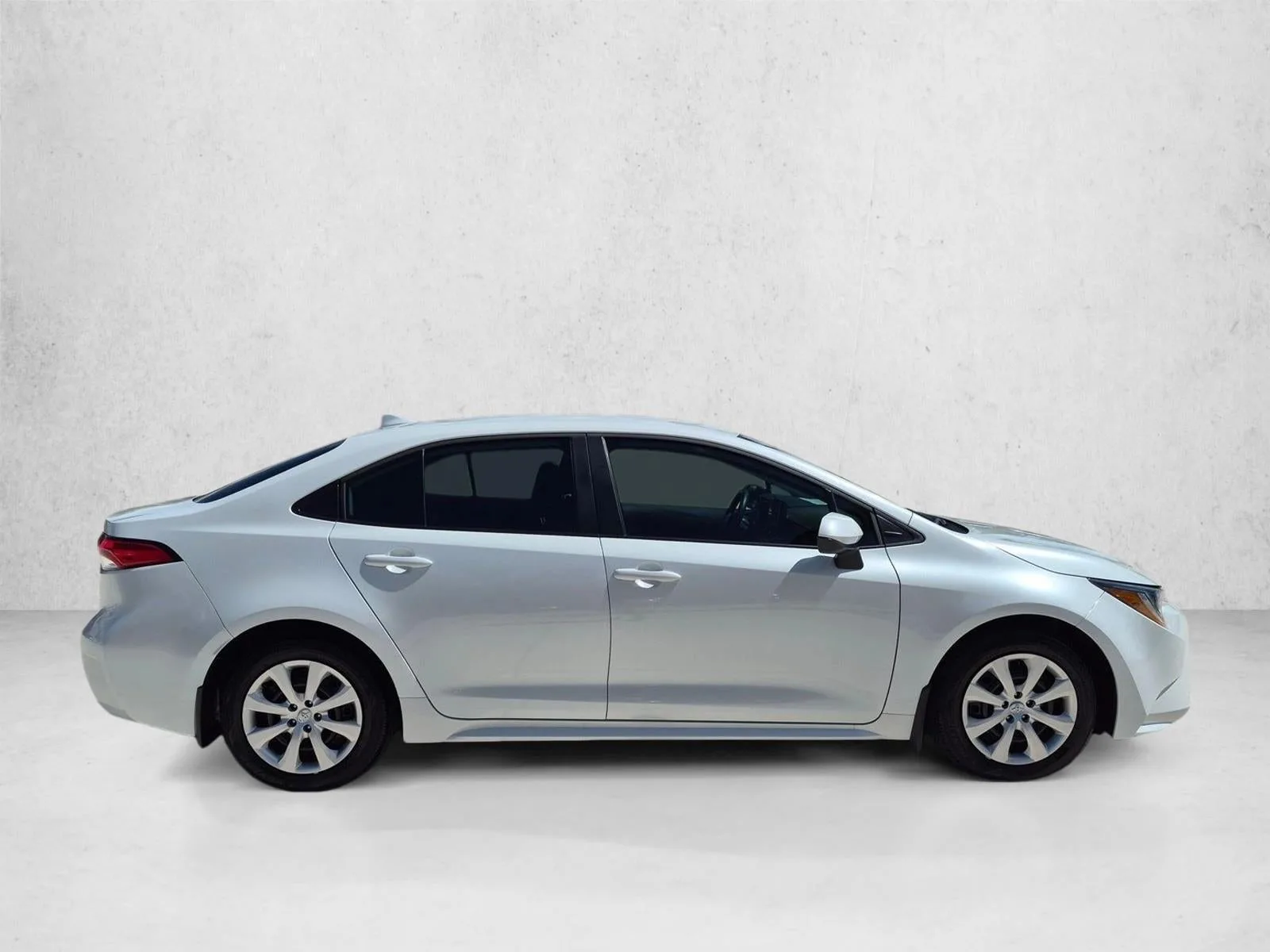 2026 Toyota Corolla LE CVT (Natl) photo 4