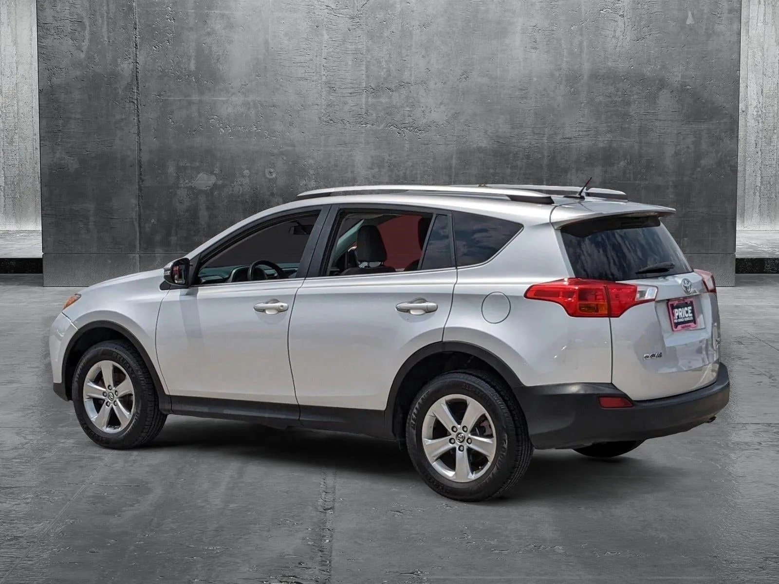 2015 Toyota RAV4 AWD 4dr XLE (Natl) photo 8