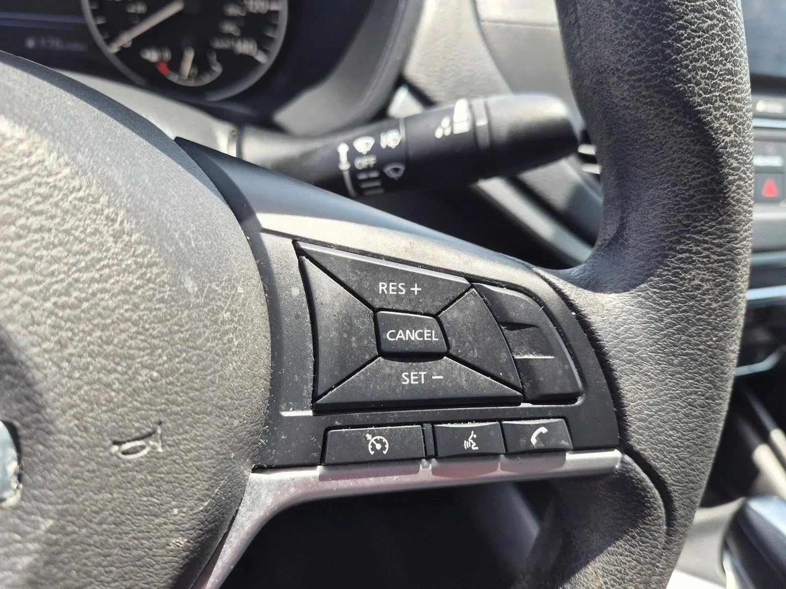 2022 Nissan Altima 2.5 SV Sedan photo 12