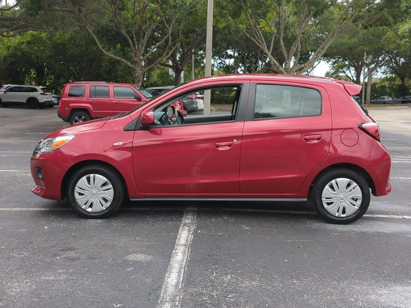 2024 Mitsubishi Mirage ES CVT photo 9