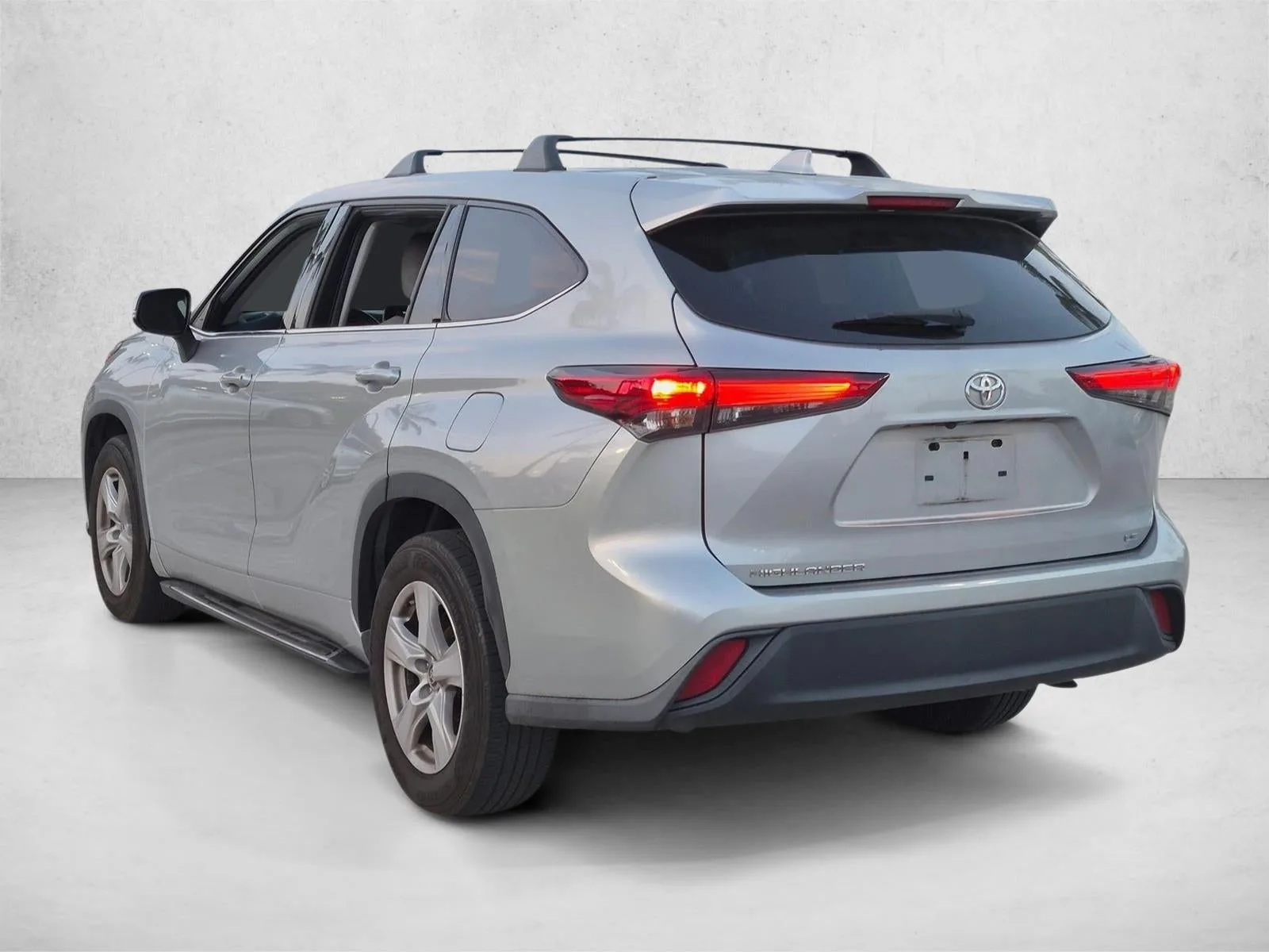 2021 Toyota Highlander LE FWD (GS) photo 7