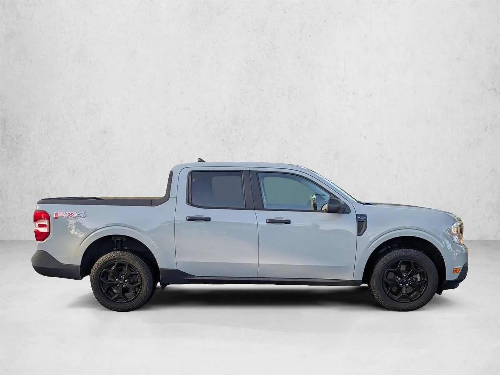 2022 Ford Maverick XLT AWD SuperCrew photo 2
