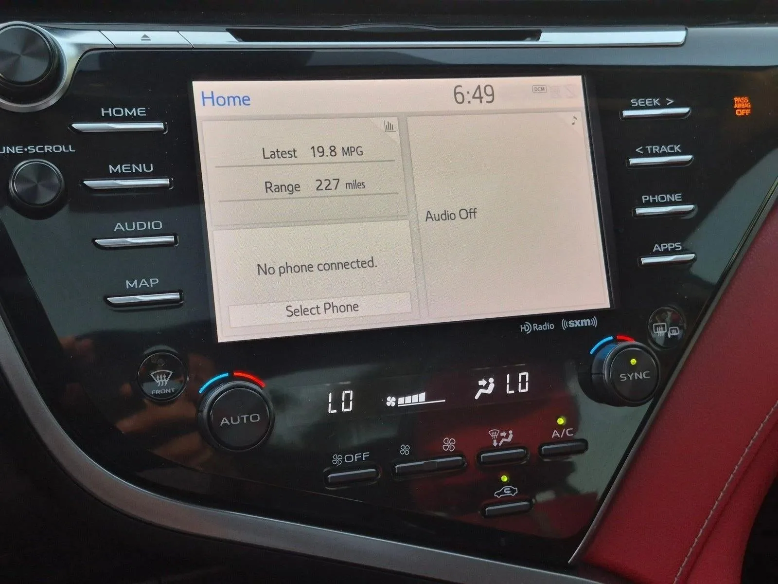 2019 Toyota Camry XSE Auto (Natl) photo 12