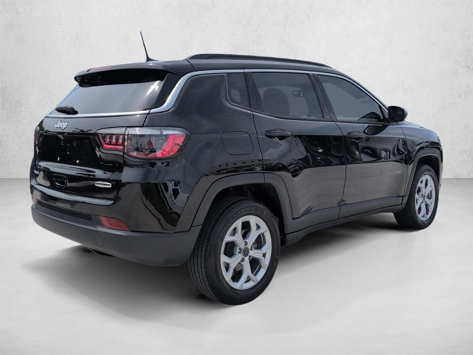 2025 Jeep Compass Latitude 4x4 photo 5
