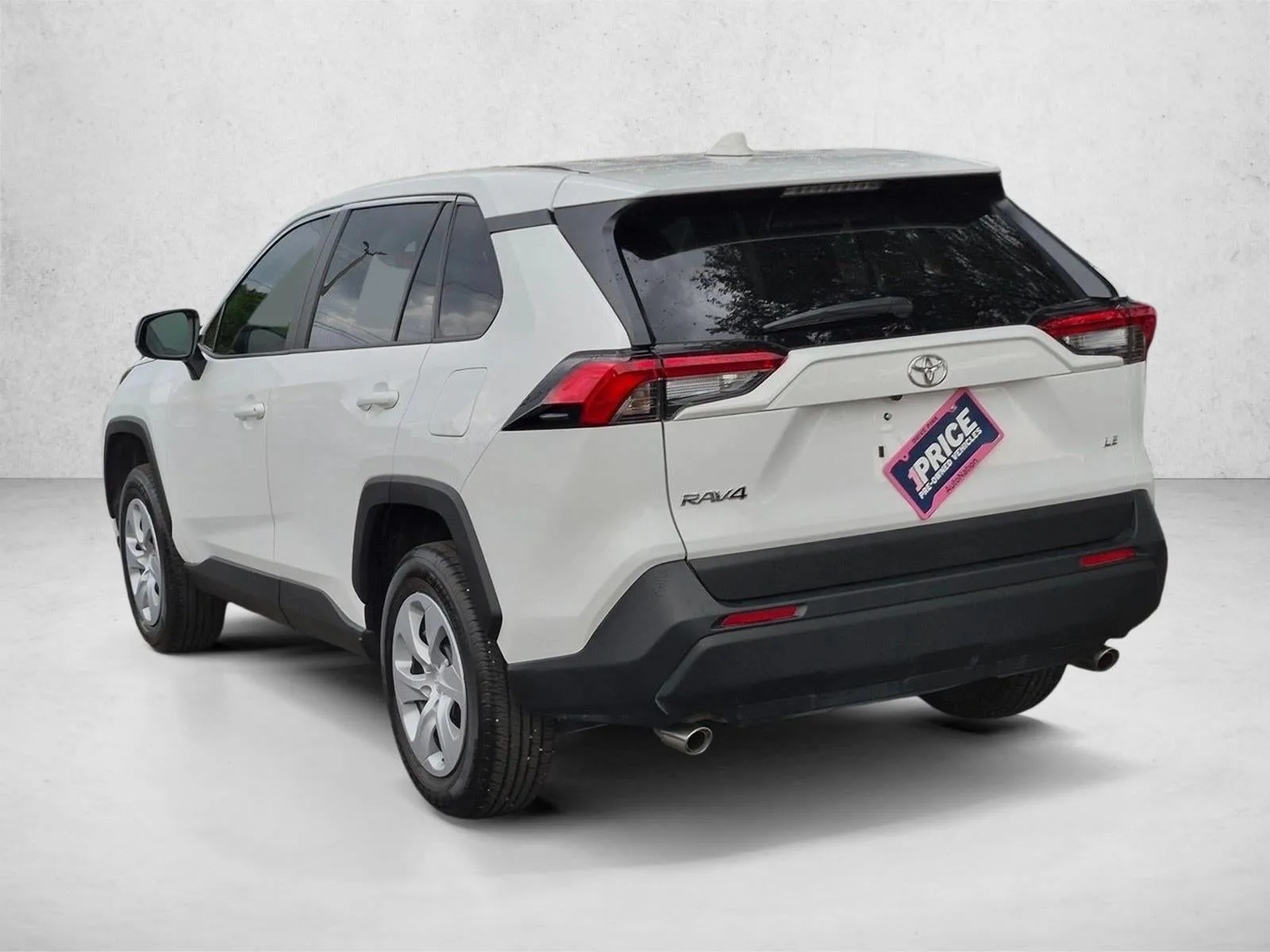 2025 Toyota RAV4 LE photo 8