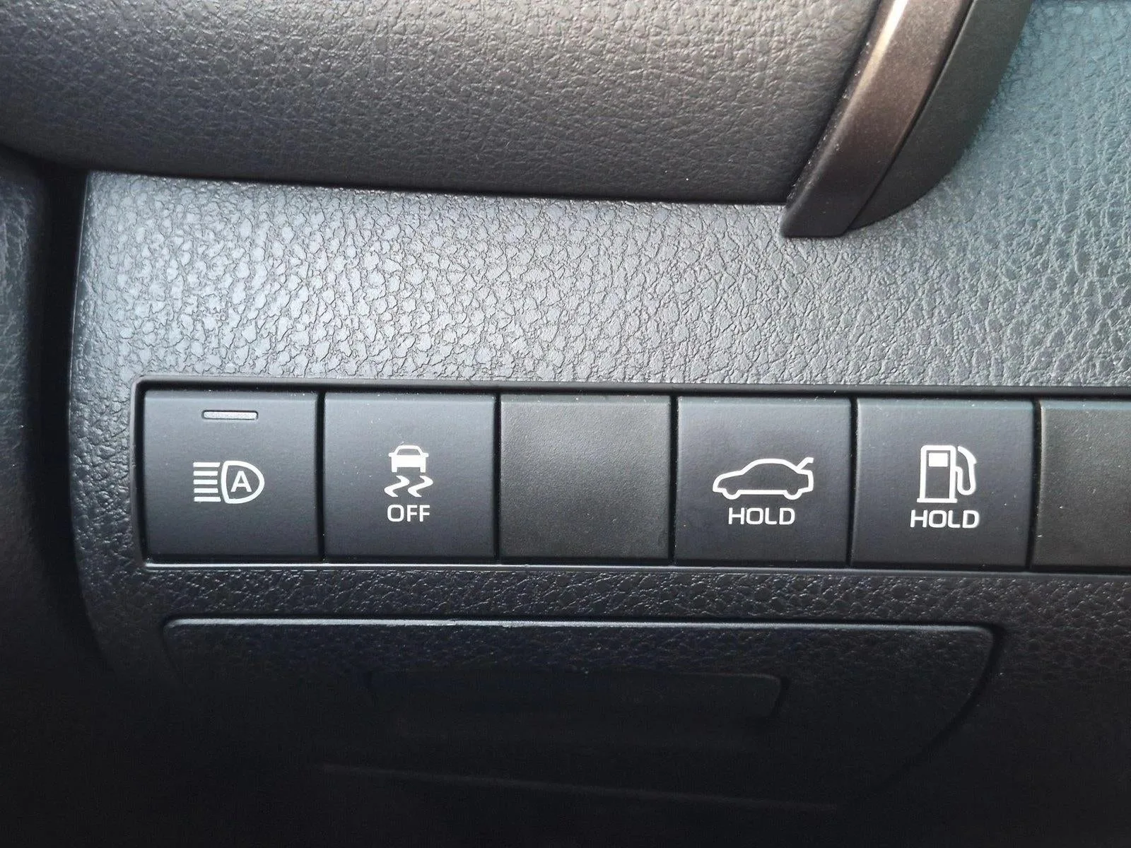 2020 Toyota Camry Hybrid SE CVT (Natl) photo 10