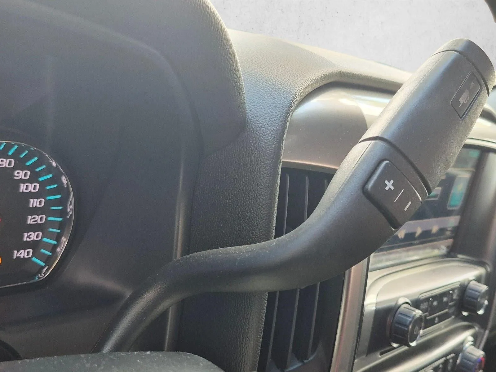 2016 Chevrolet Silverado 1500 LT photo 6