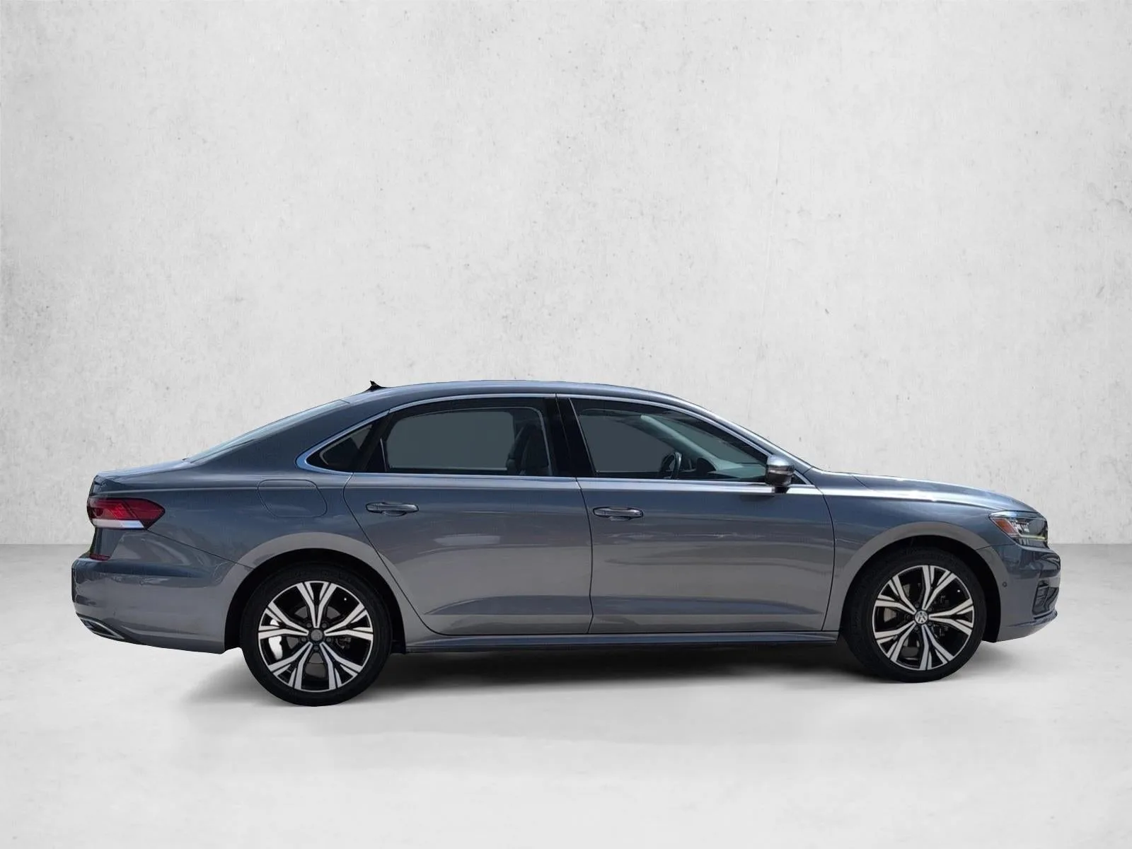 2020 Volkswagen Passat 2.0T SEL Auto photo 6