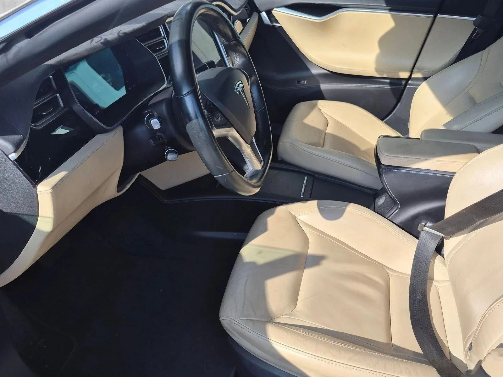 2016 Tesla Model S 70 kWh Battery photo 12