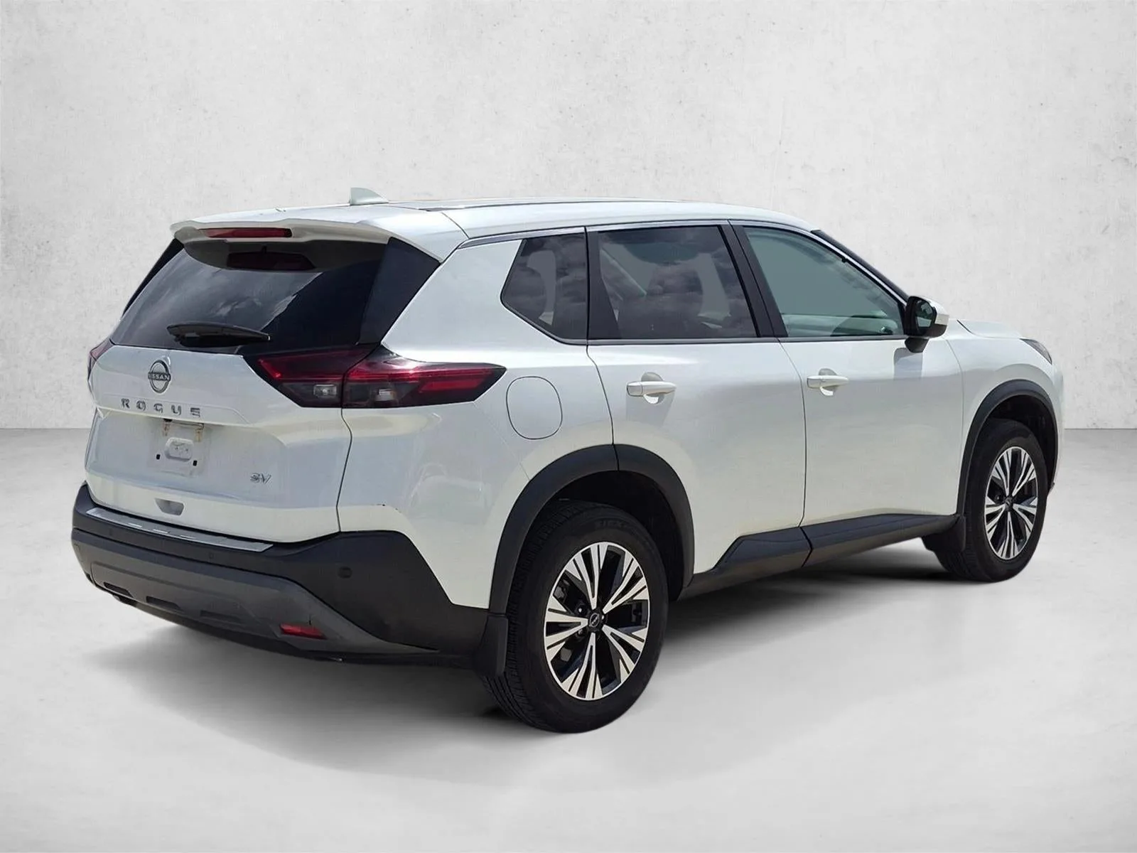 2023 Nissan Rogue FWD SV photo 5